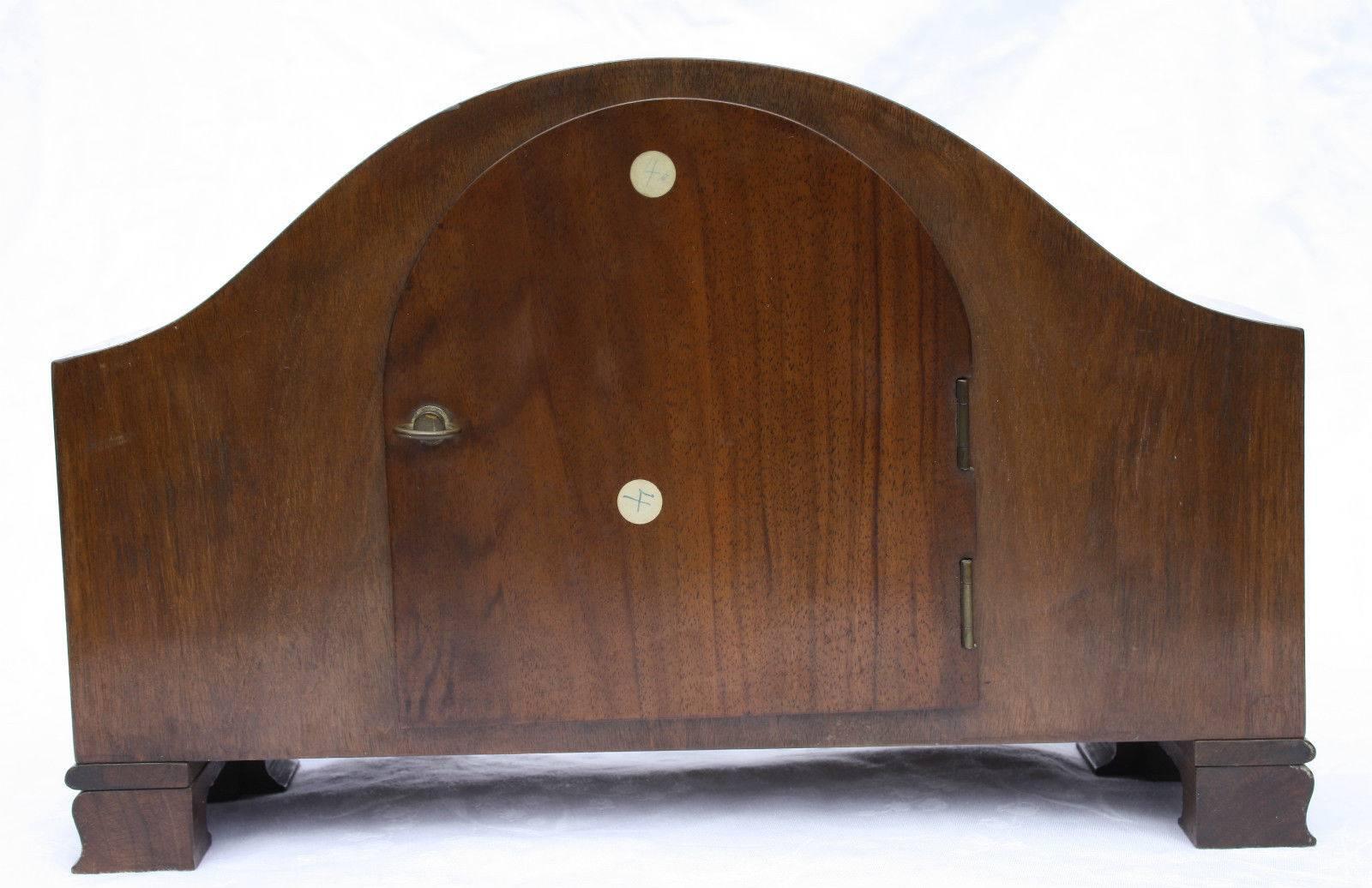 Softwood construction with walnut veneer in original and working condition from the 1930s.
 
