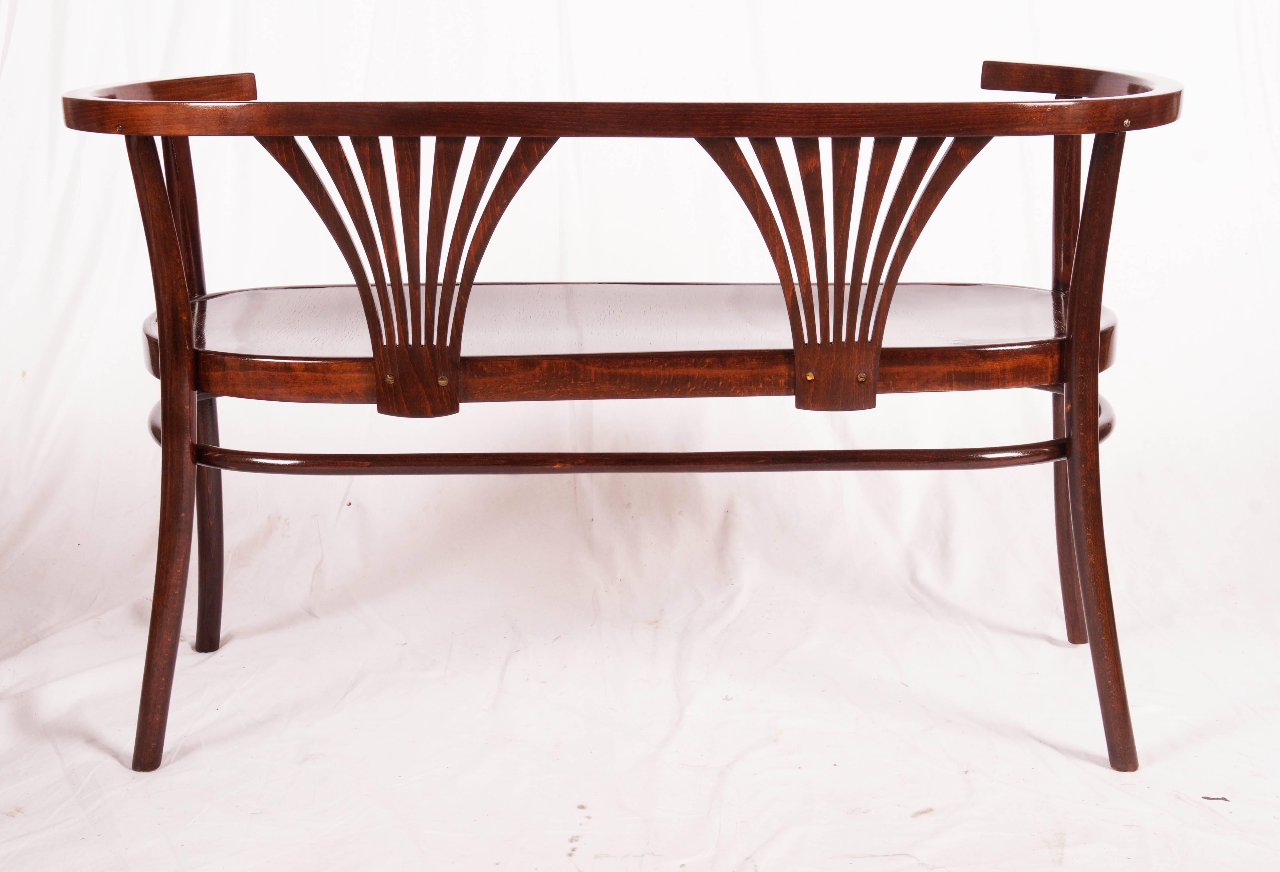 Thonet Bentwood Settee, circa 1900 In Excellent Condition In Vienna, AT