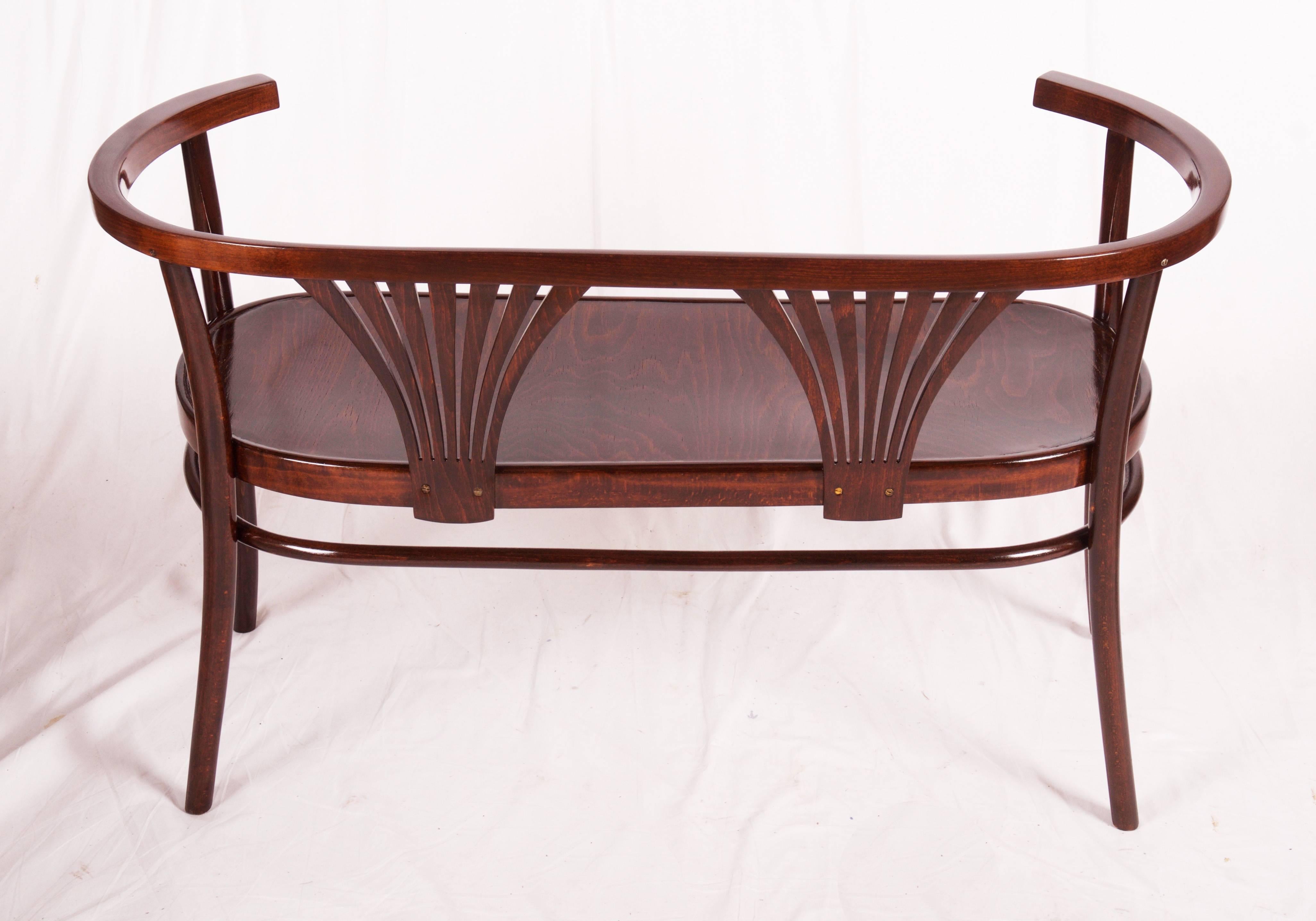 Early 20th Century Thonet Bentwood Settee, circa 1900