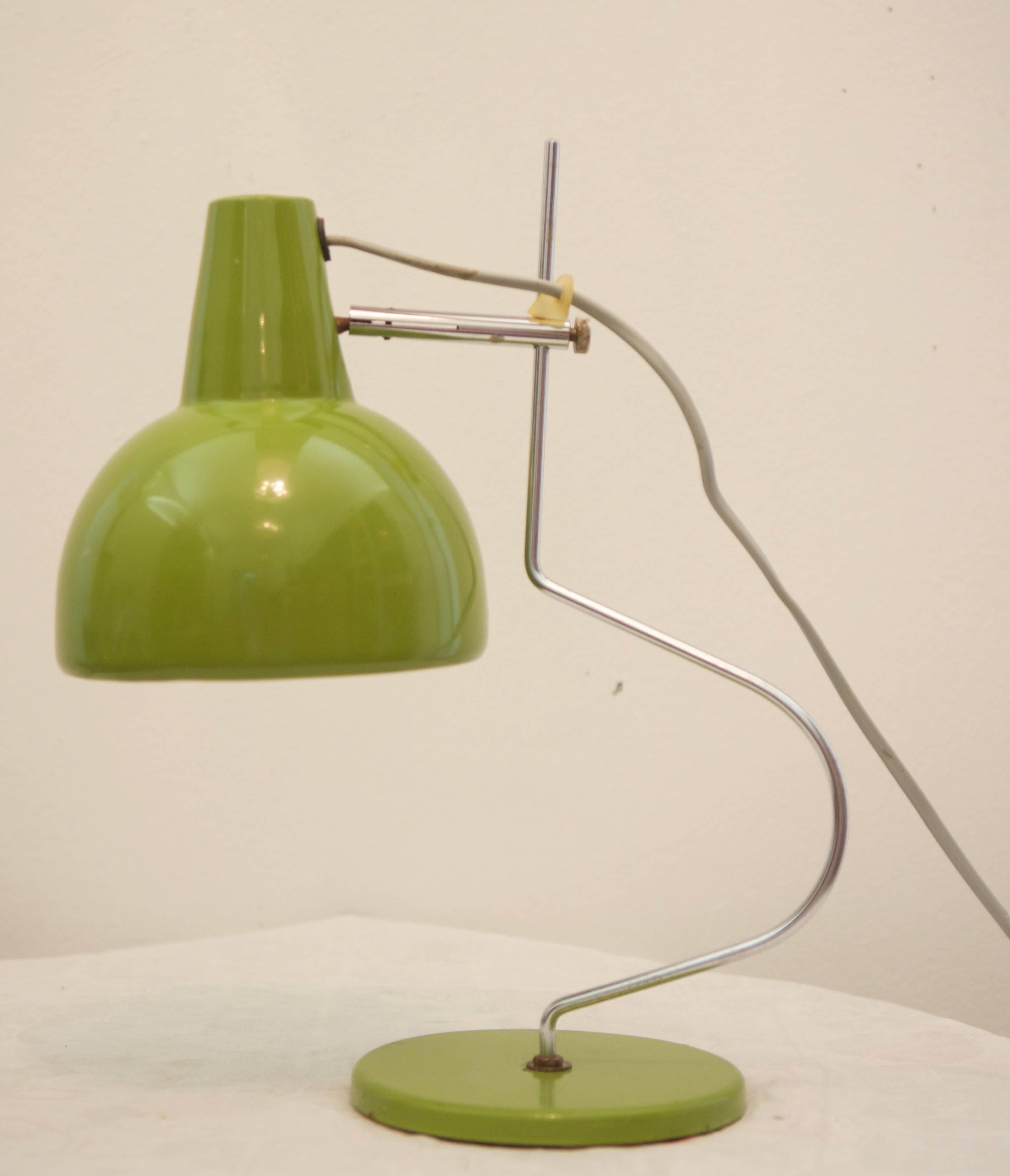 Grüne Mid-Century-Tischlampe von Josef Hurka (Stahl) im Angebot