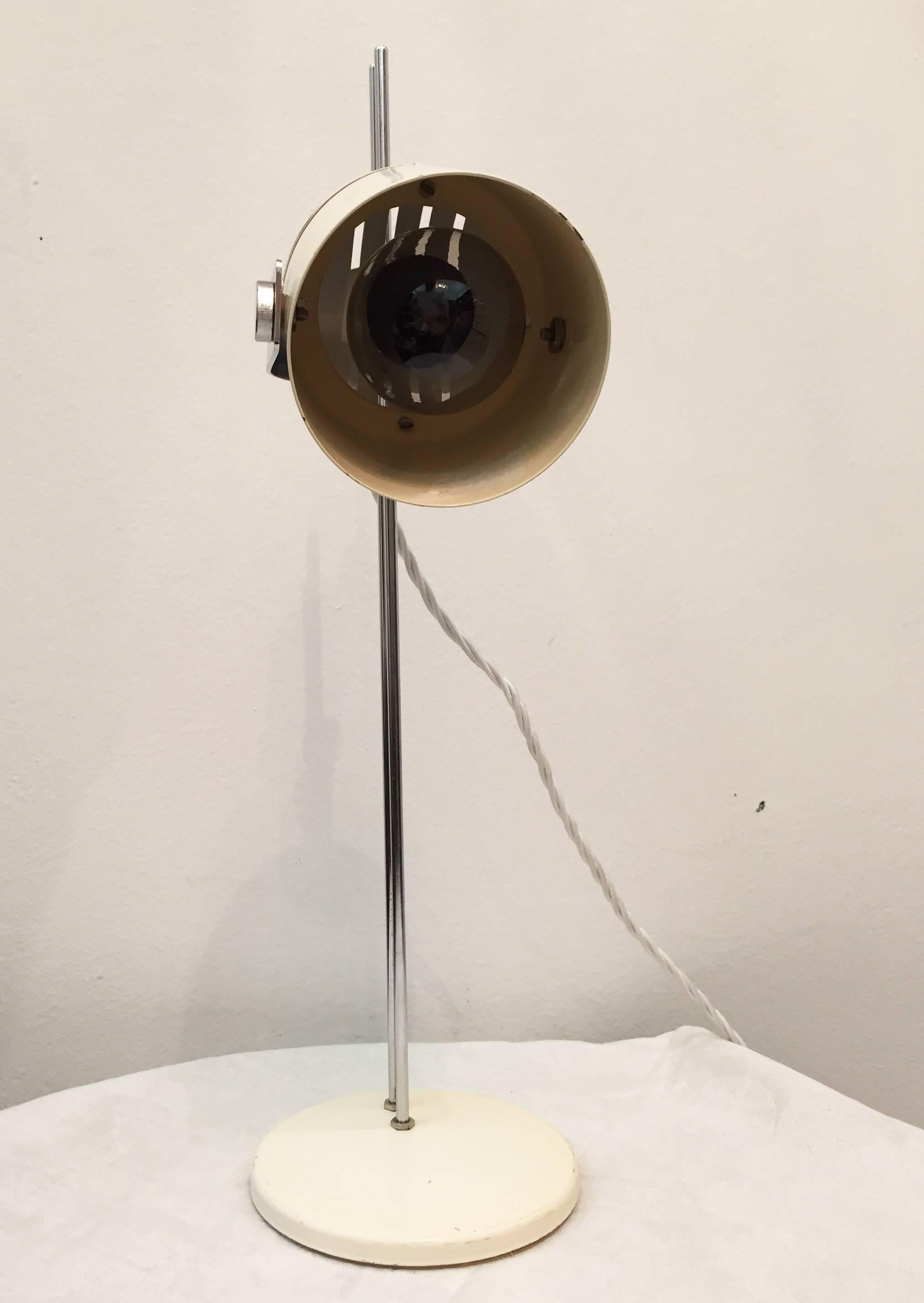Mid-Century Modern Vintage Mid-Century Crème Table Lamp