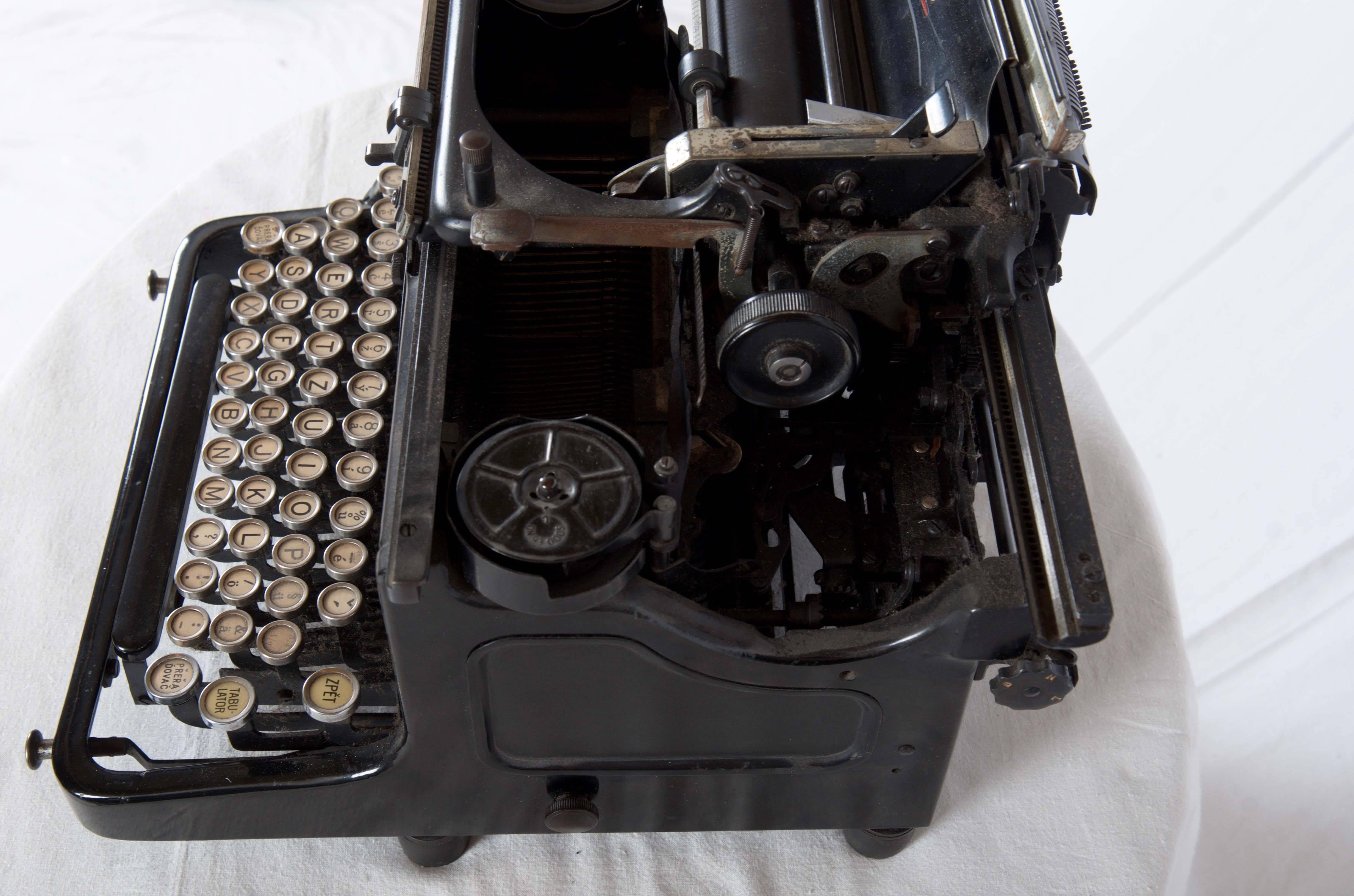 typewriter mercedes