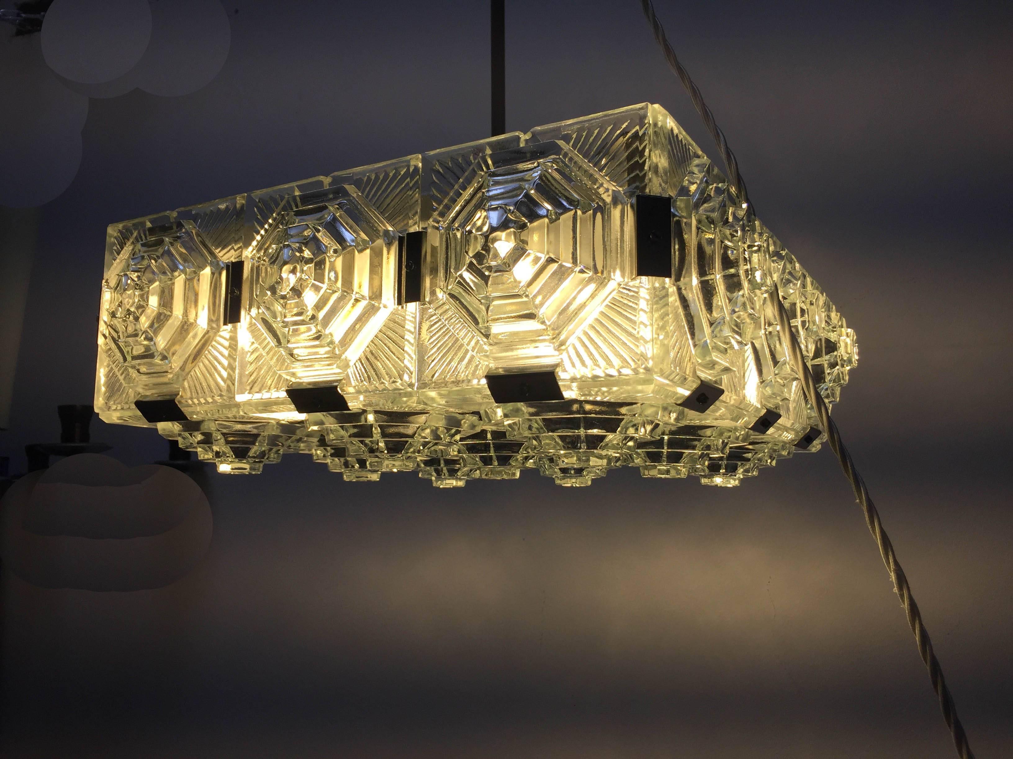 Mid-20th Century Mid-Century Modernist Chandelier in the Style of Kalmar For Sale