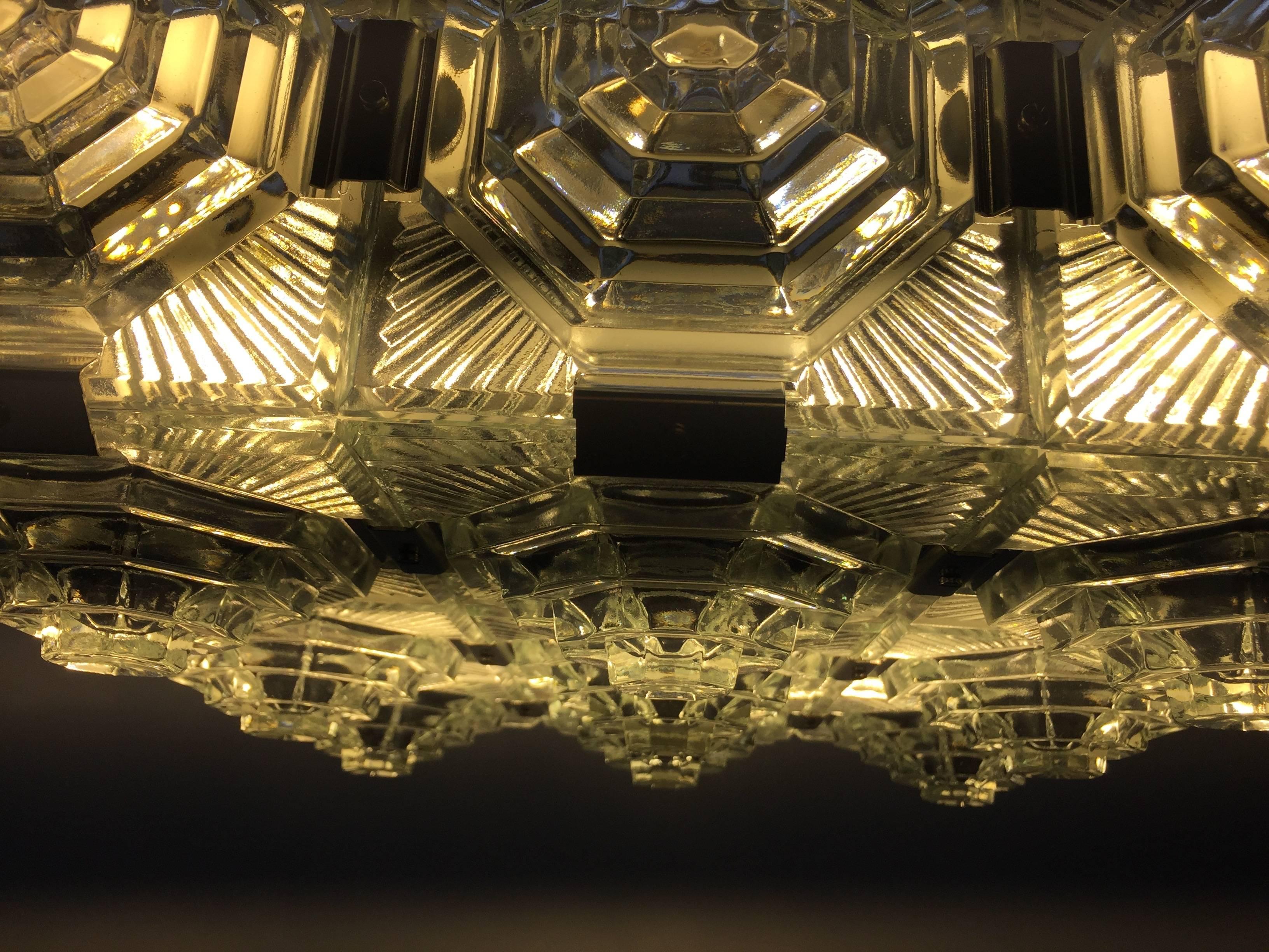 Mid-Century Modernist Chandelier in the Style of Kalmar For Sale 4