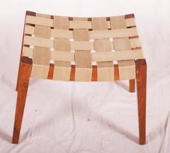 Taburete de madera con correas de yute