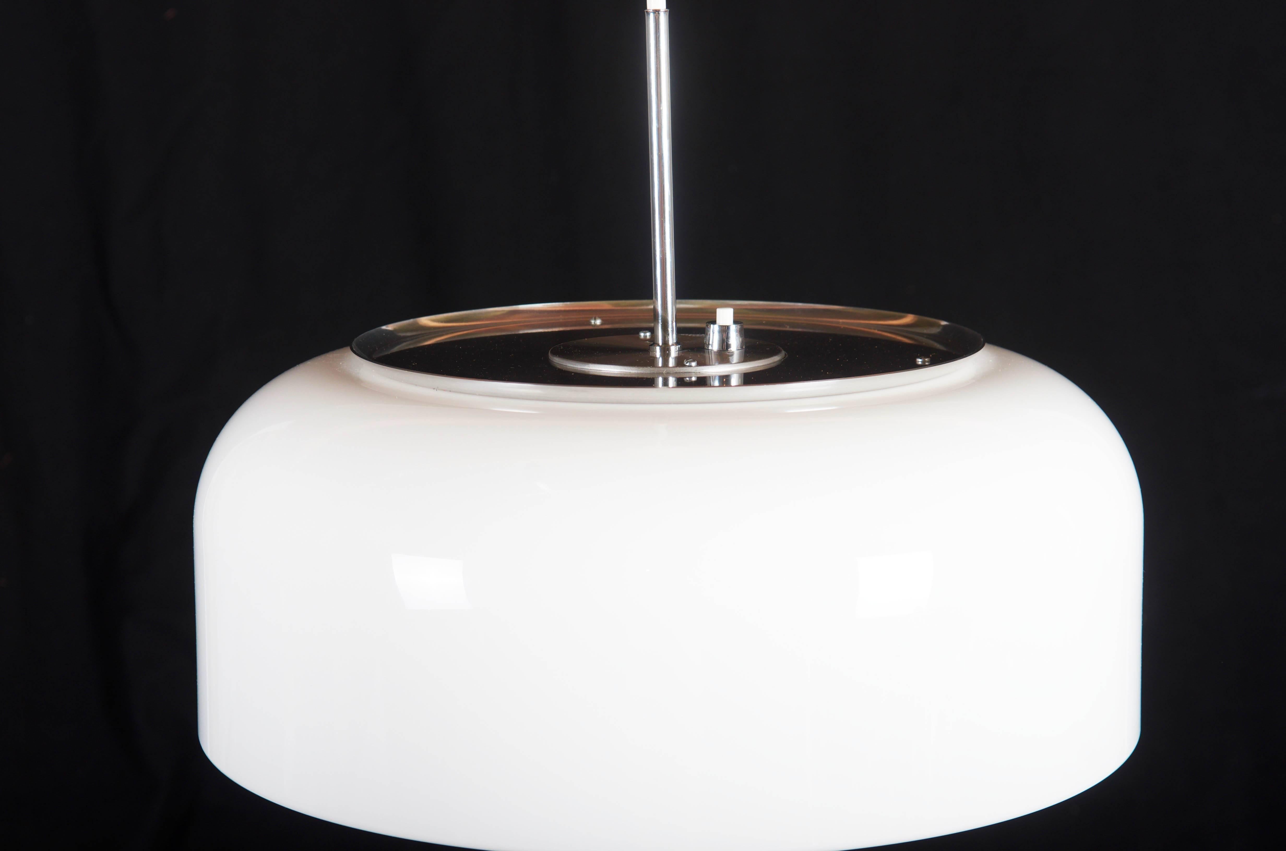 Late 20th Century White Bumling Pendant by Anders Pehrson for Ateljé Lyktan For Sale