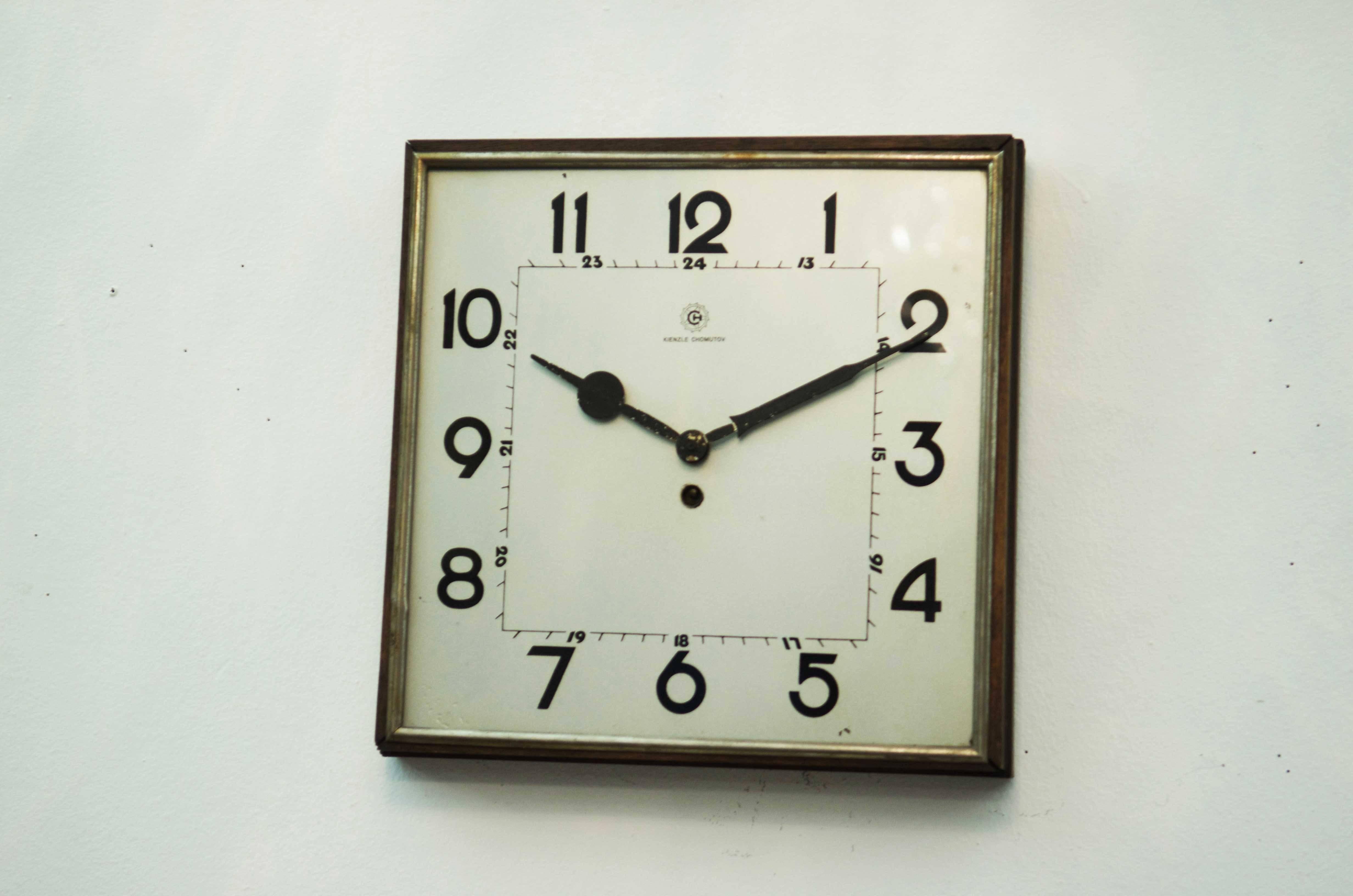 bauhaus clock