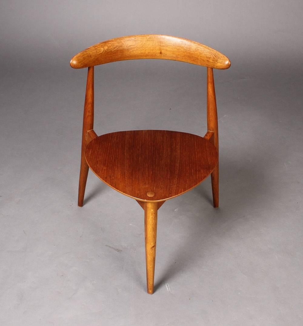 hans wegner tripod chair