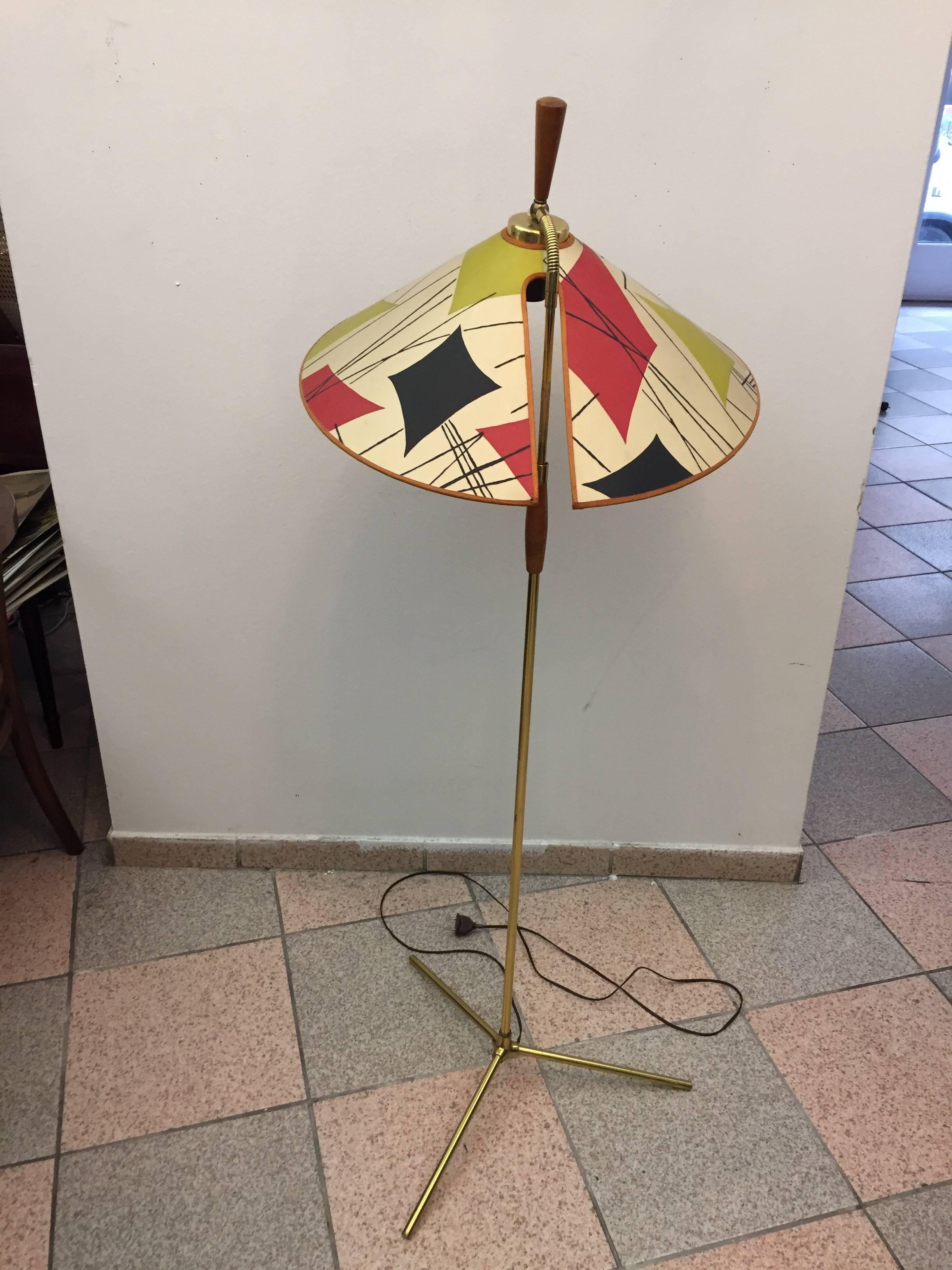 Beautiful Adjustable Brass Floor Lamp by Rupert Nikoll (Mitte des 20. Jahrhunderts)
