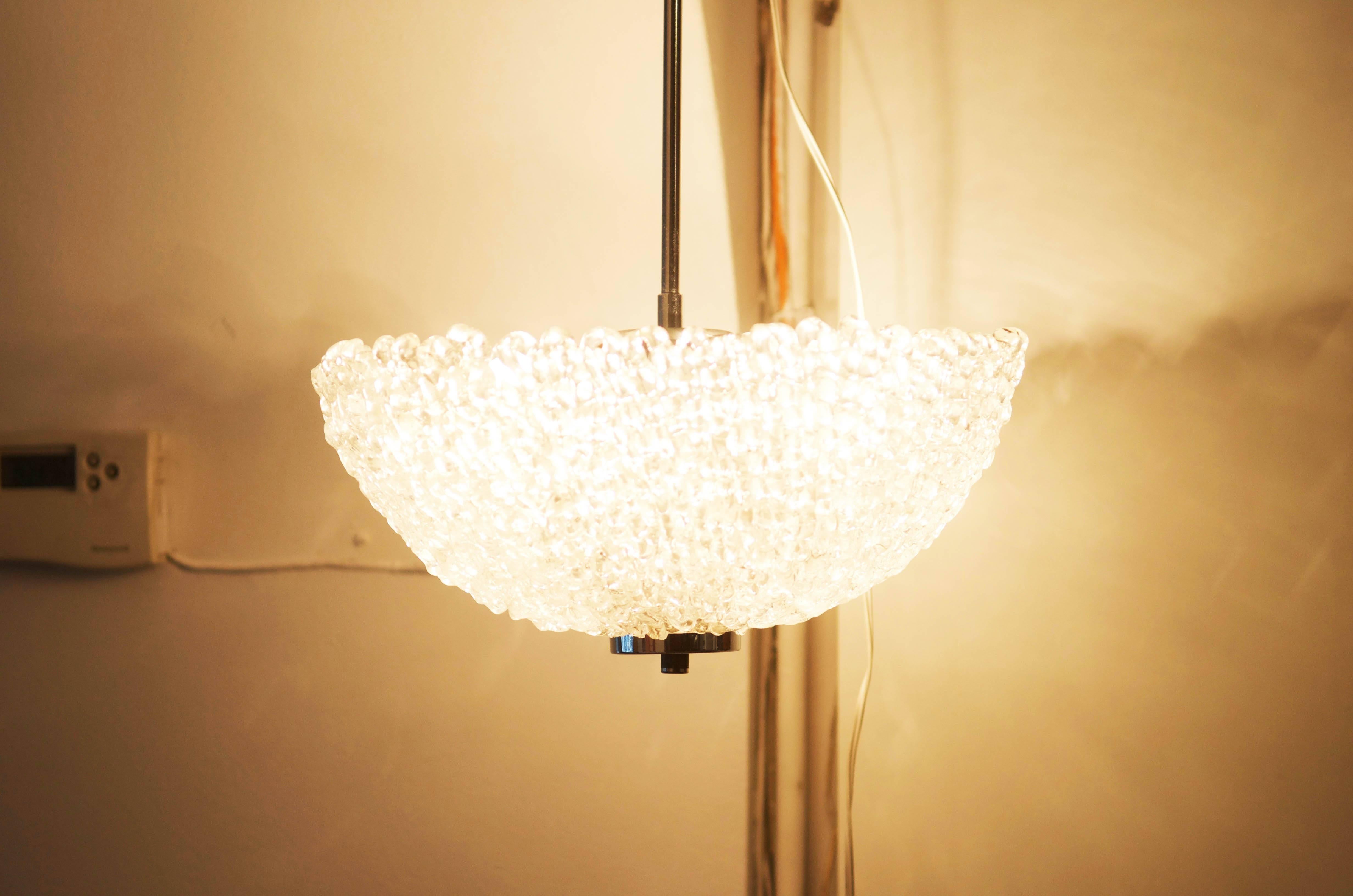 Austriaco Lampadario in lucite di Austrolux in vendita