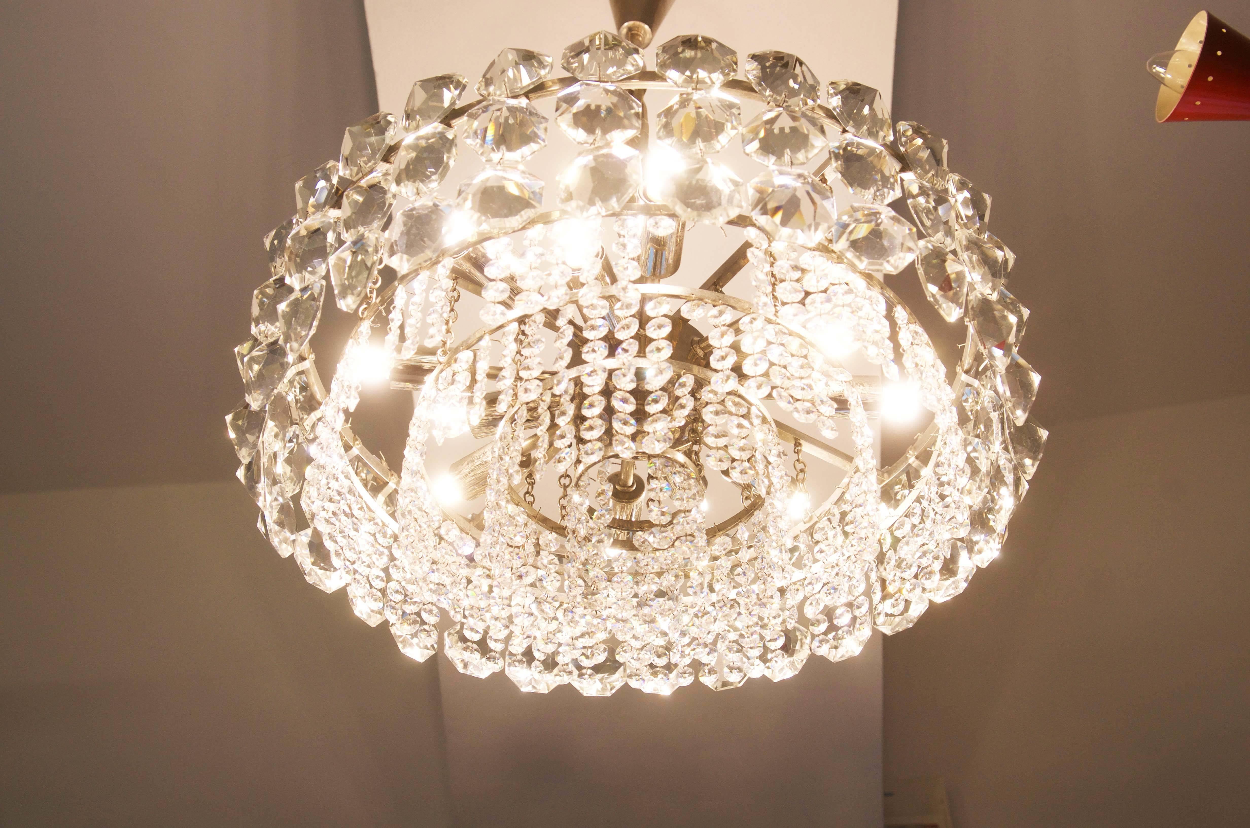 Stunning Large Crystal Glass Chandelier by Bakalowits For Sale 1