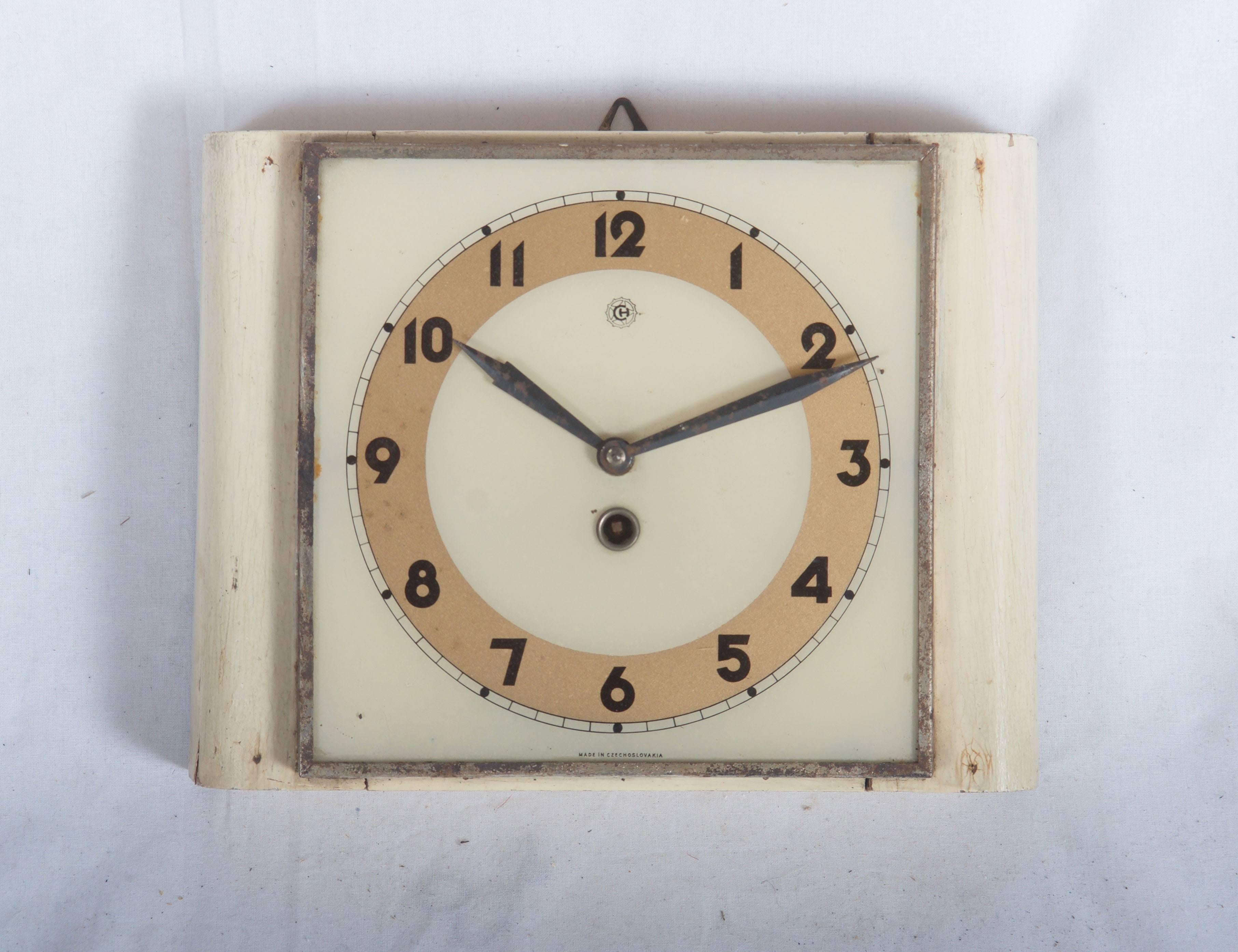 Art Deco Wall Clock In Good Condition In Vienna, AT