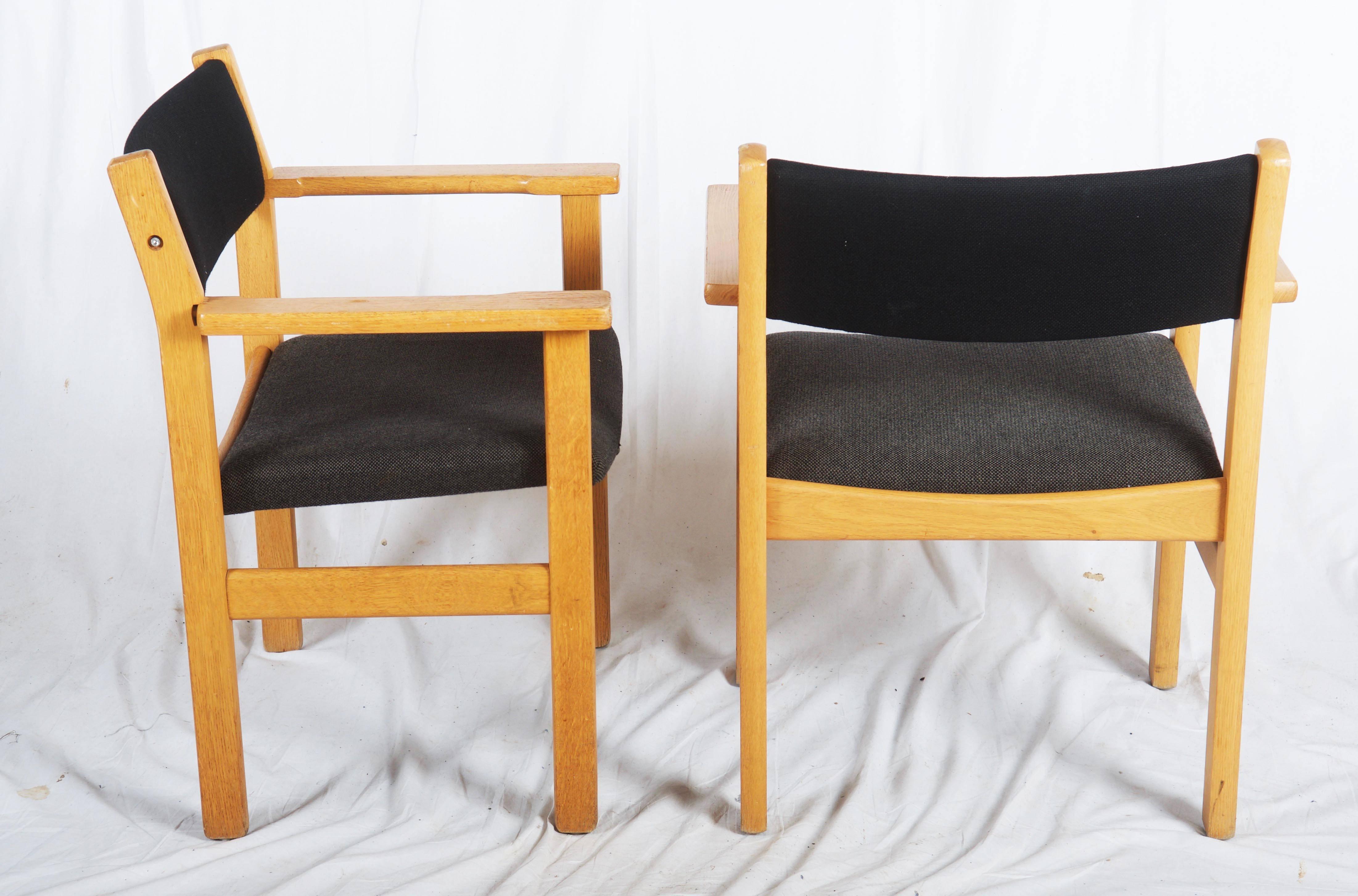 Lacquered Nice Pair of Vintage Hans Wegner Armchairs For Sale