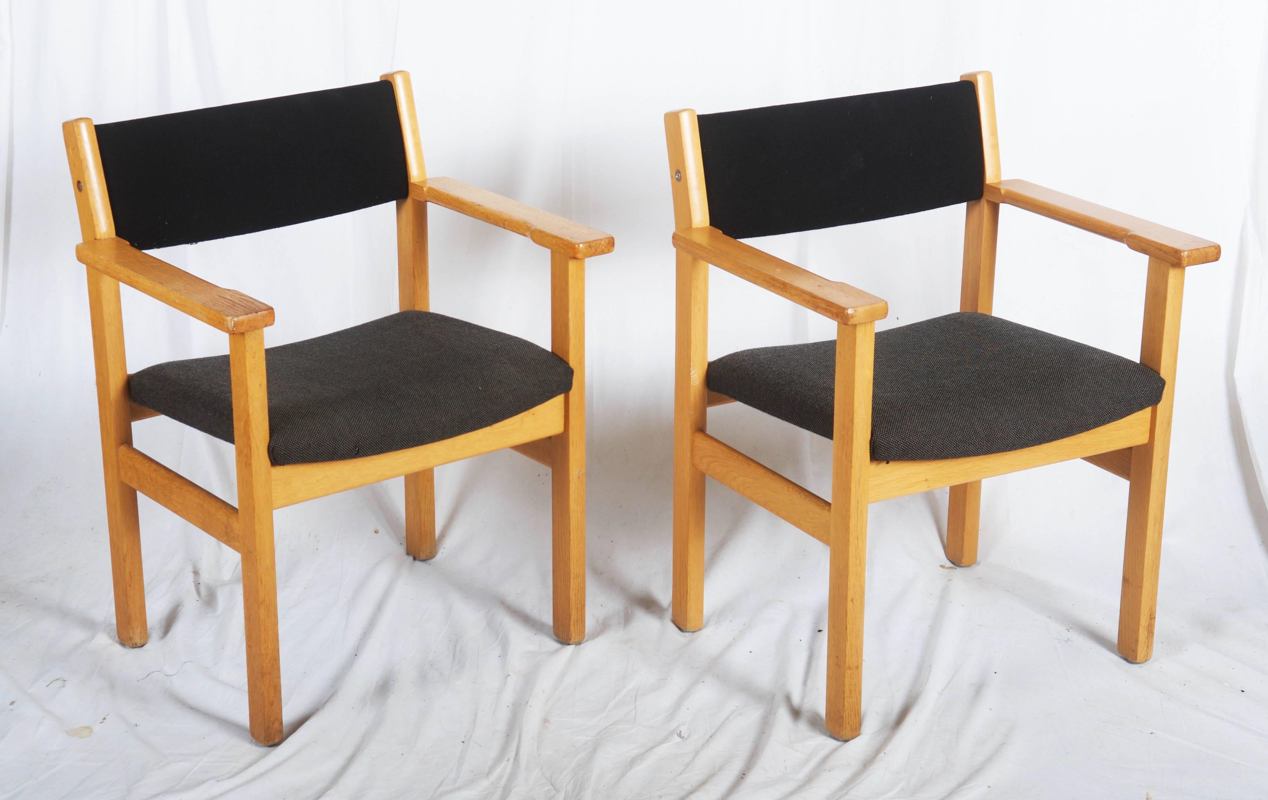 Jolie paire de fauteuils vintage Hans Wegner en vente 2