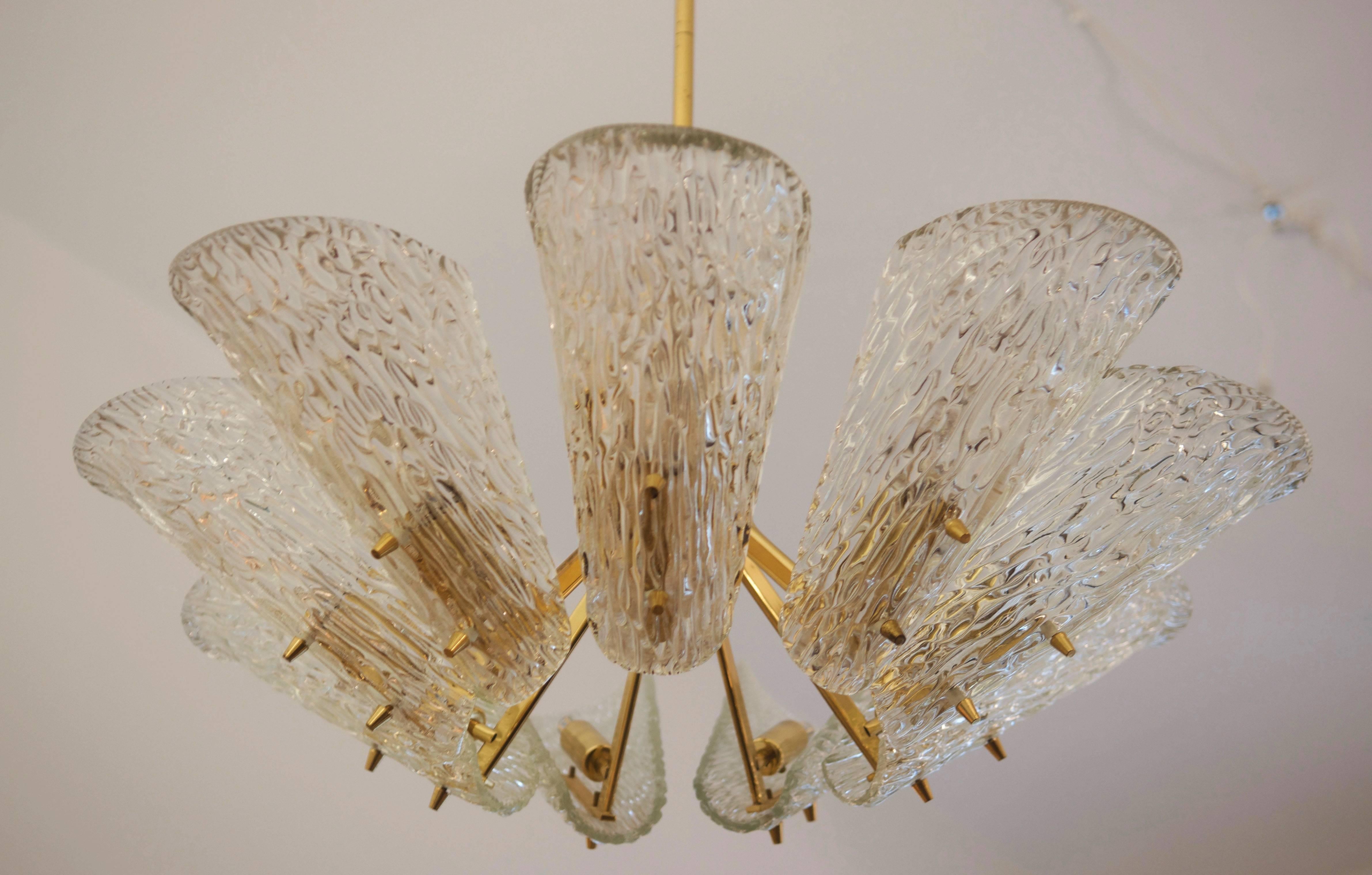 Beautiful Large Chandelier with Textured Glass by Kalmar For Sale 1