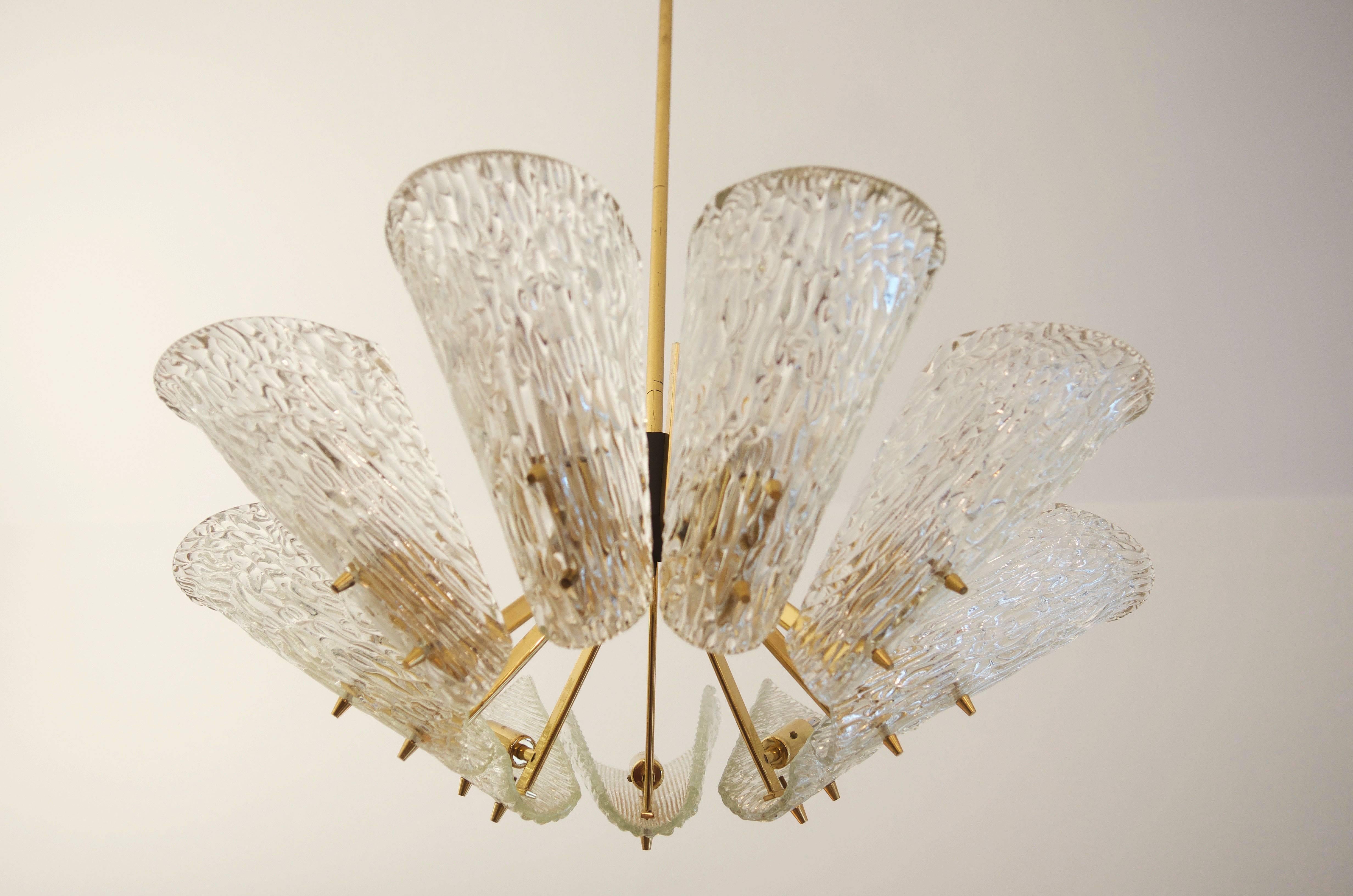 Beautiful Large Chandelier with Textured Glass by Kalmar For Sale 2