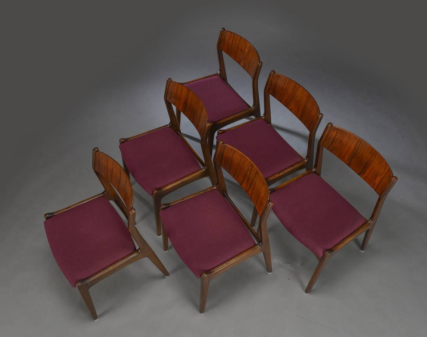 Set of six Danish dining chairs in hardwood veneer from the late 1960s, by unknown designer padded seat. 
Chairs are unrestored, restoration and upholstery on request.

Delivery 2-3 weeks.