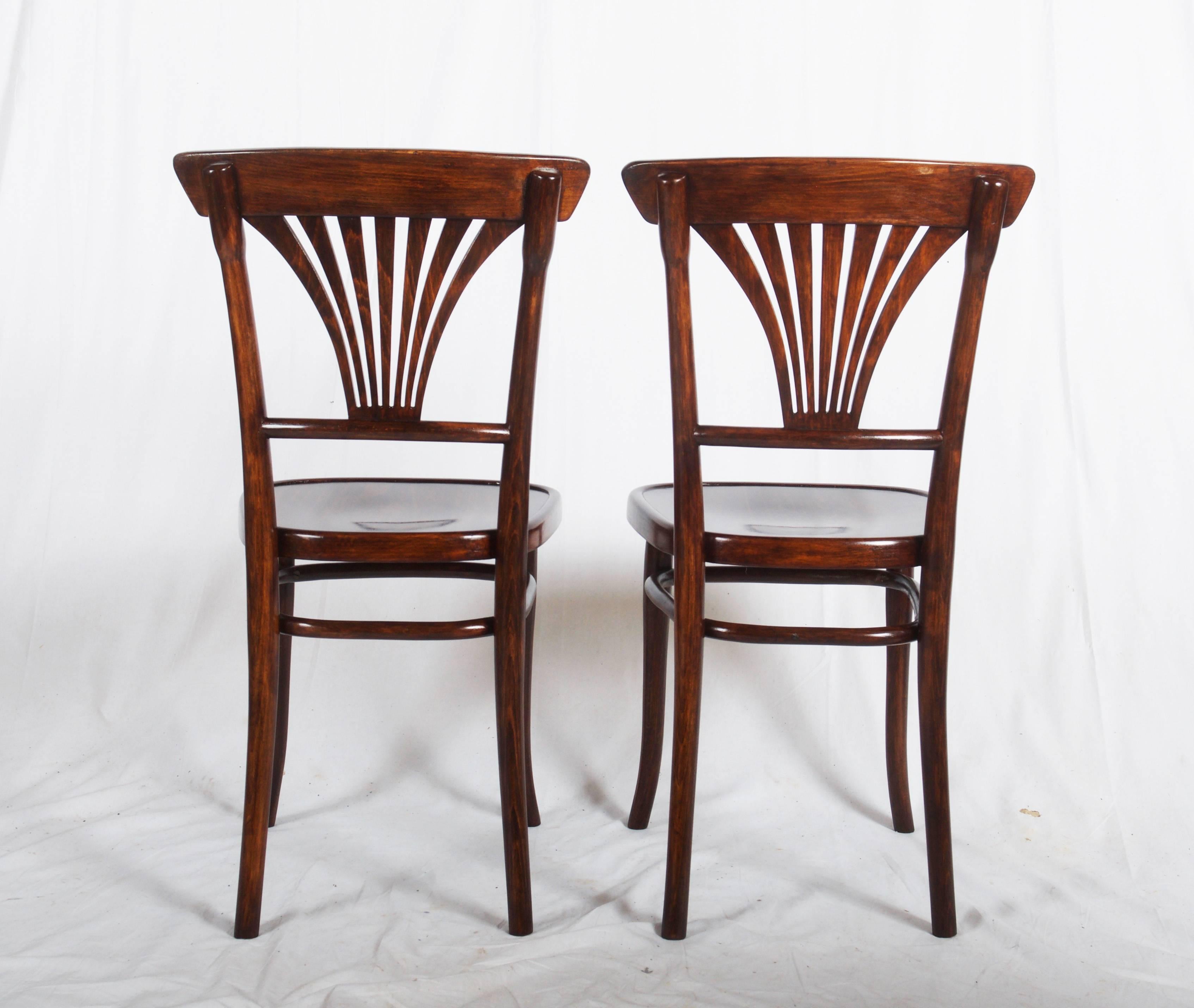 Early 20th Century Set of Six Thonet Model 221 Dining Chairs