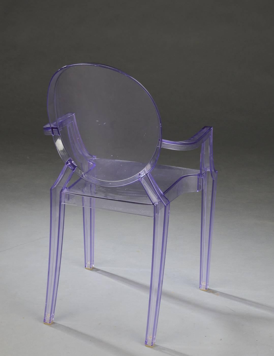 Purple polycarbonate armchair designed by Philippe Starck in 2003 for Kartell.
2 pieces available