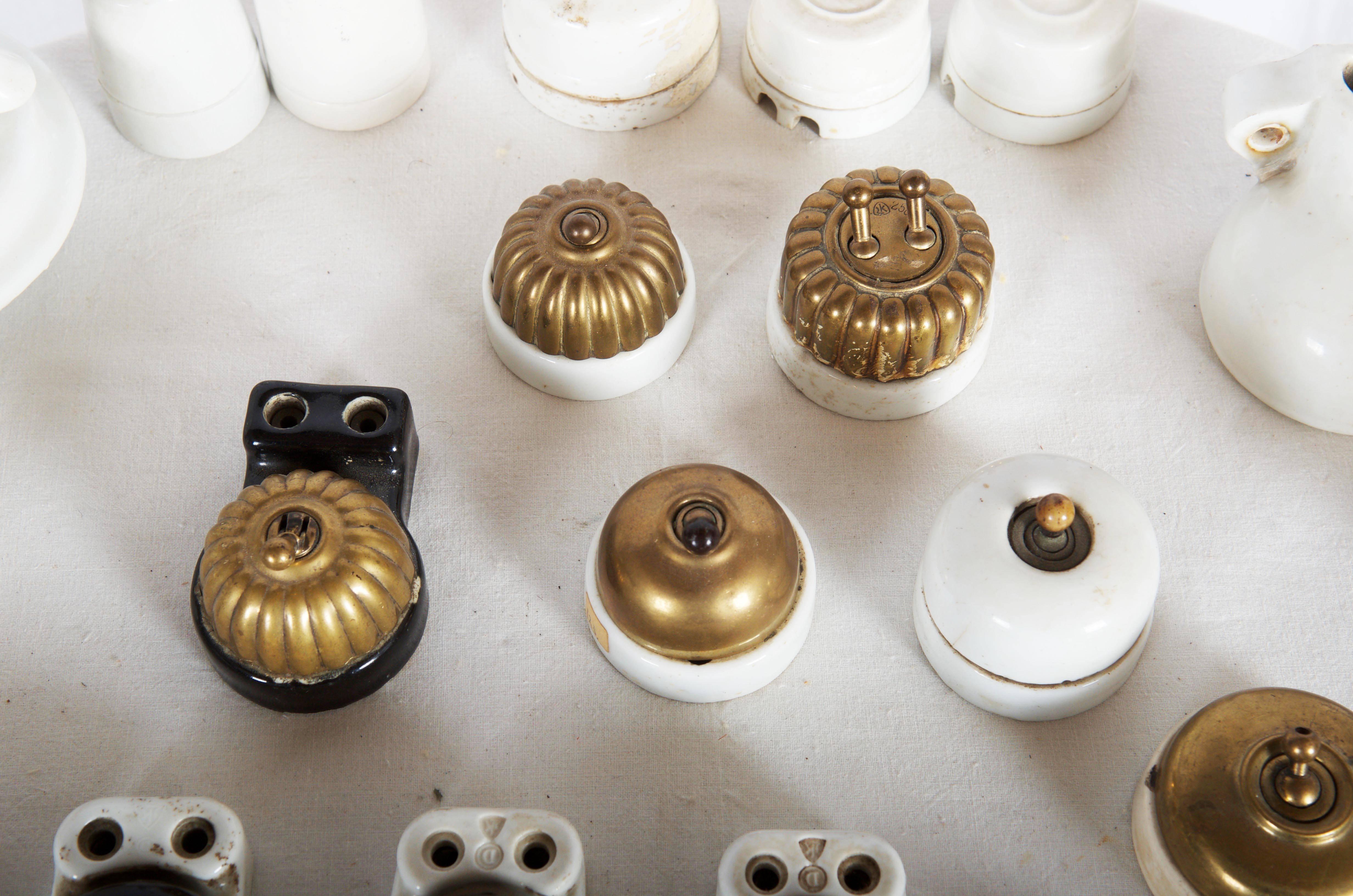Collection of Art Deco Wall Light Switches In Good Condition In Vienna, AT
