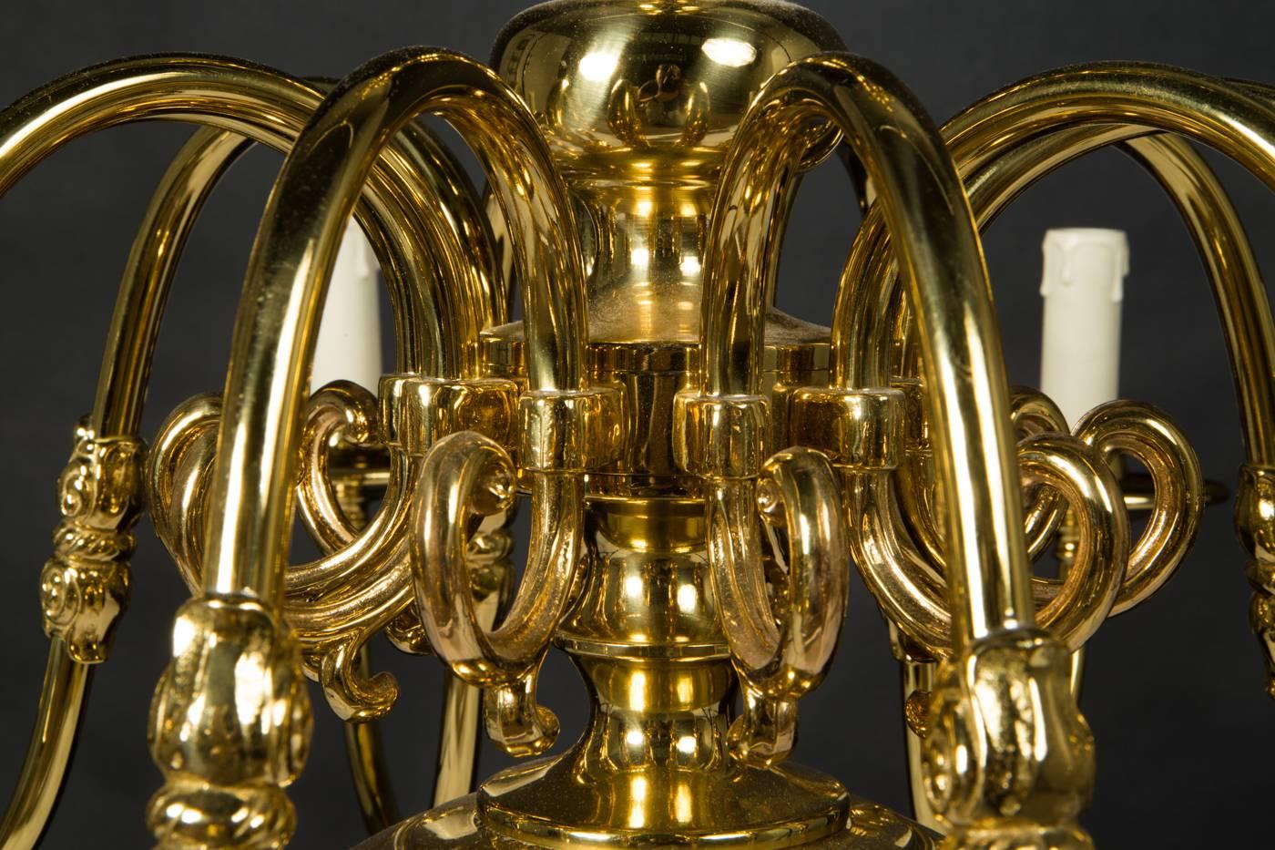 Vintage Large Dutch Baroque Brass Ten-Arm Chandelier In Excellent Condition In Vienna, AT