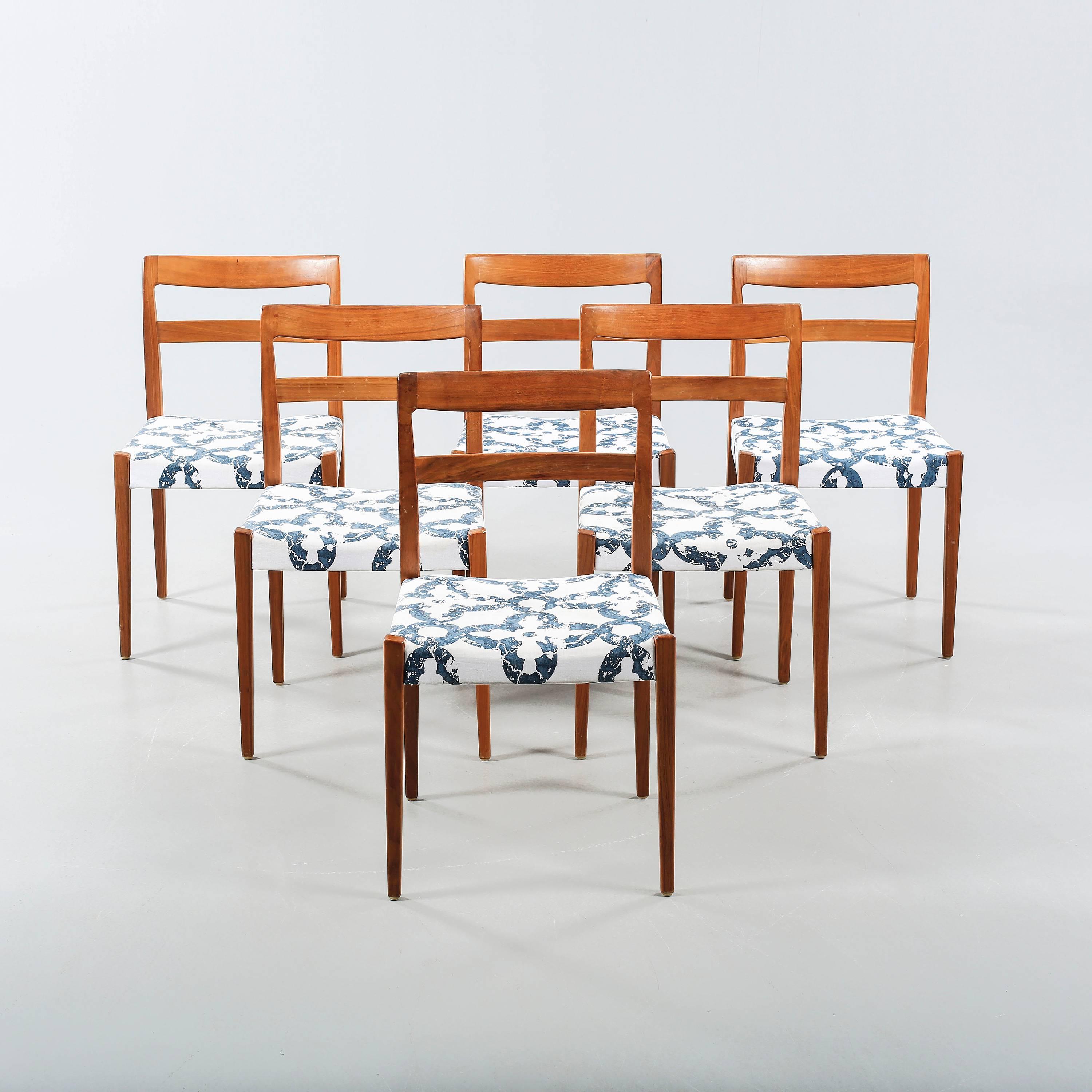 Set of six walnut chairs designed by Nils Jonsson for Troeds, Bjärnum in the 1960s. Original condition.