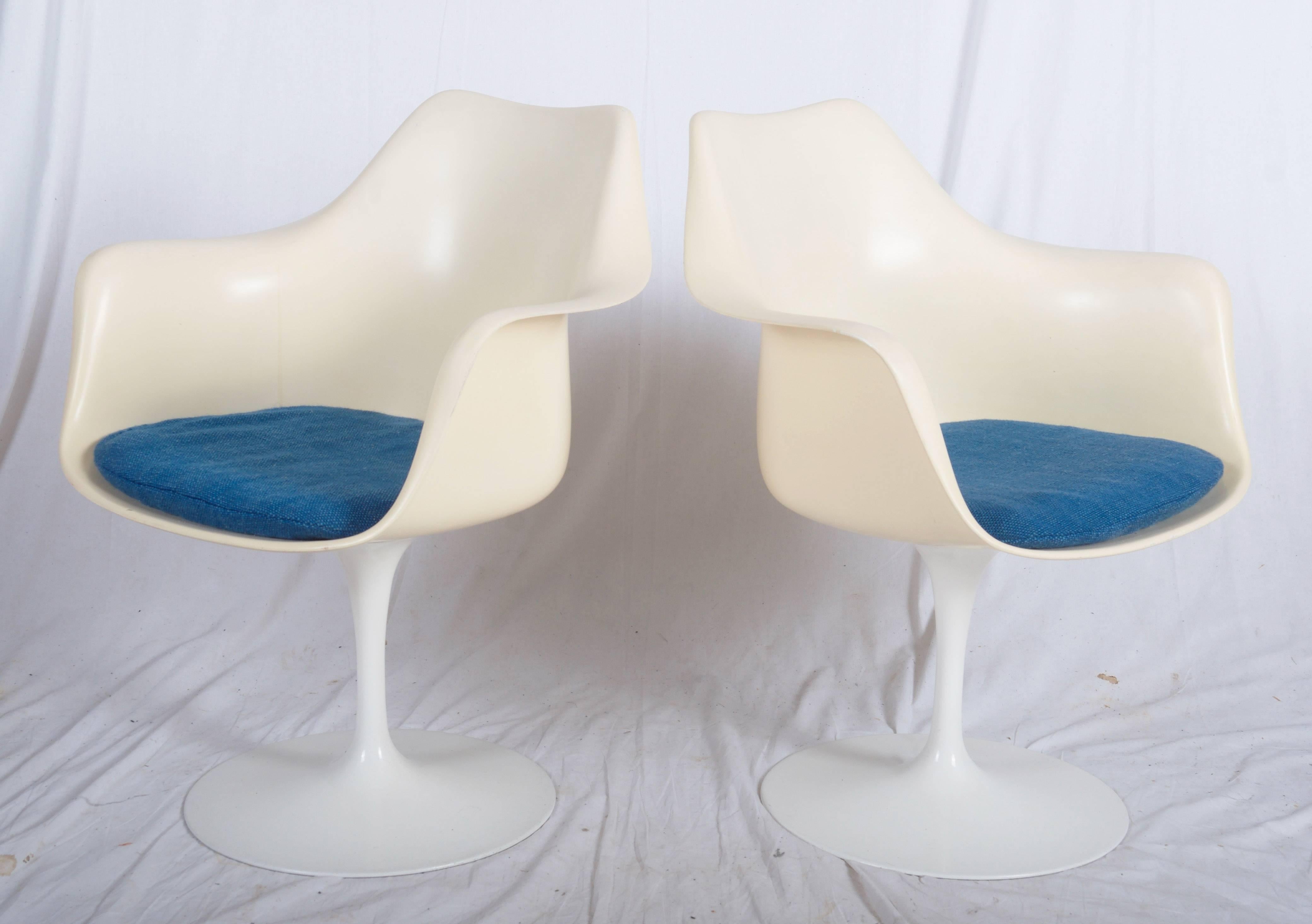 Mid-Century Modern Set of Two Eero Saarinen Model 151 Tulip Armchairs