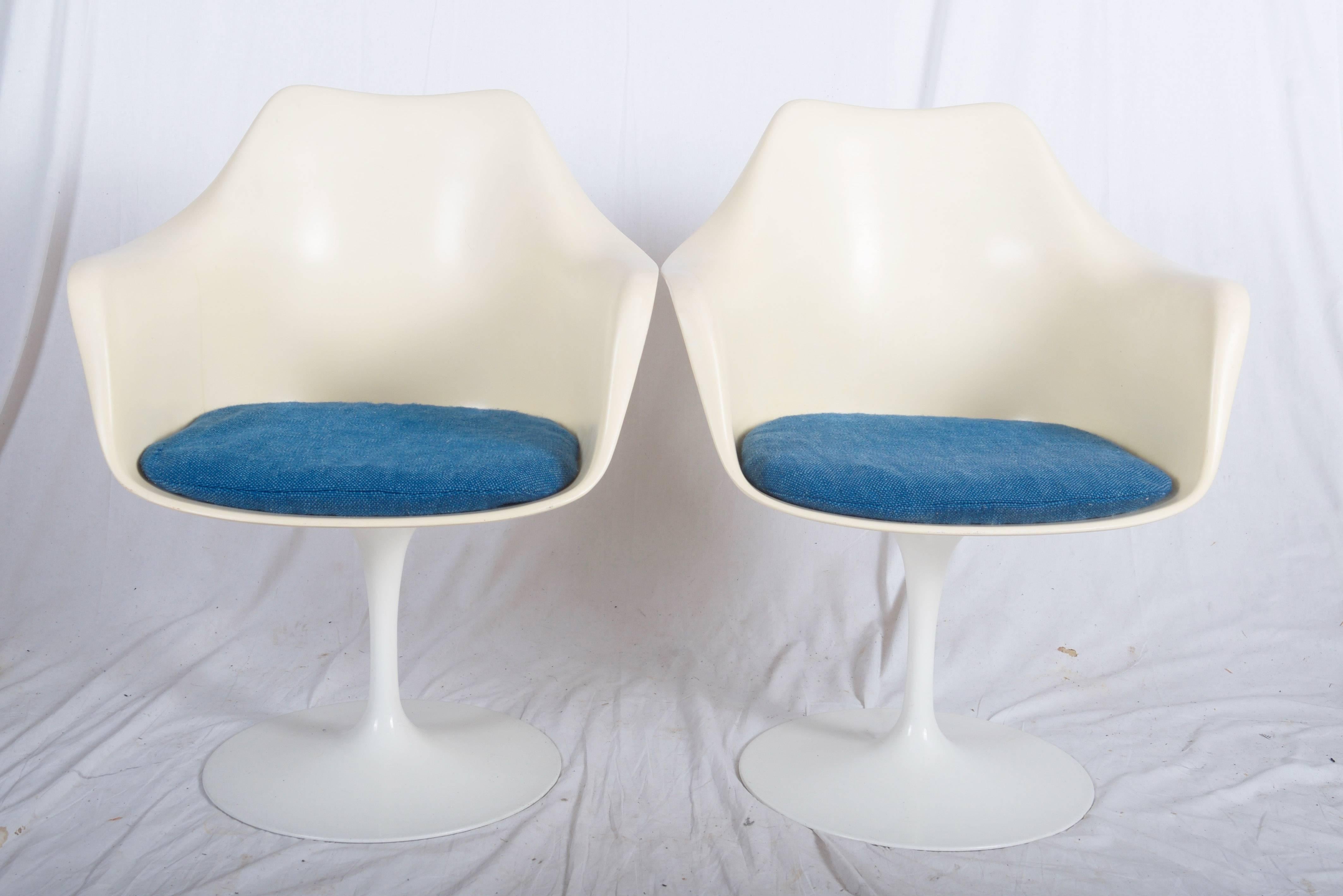 Aluminum Set of Two Eero Saarinen Model 151 Tulip Armchairs