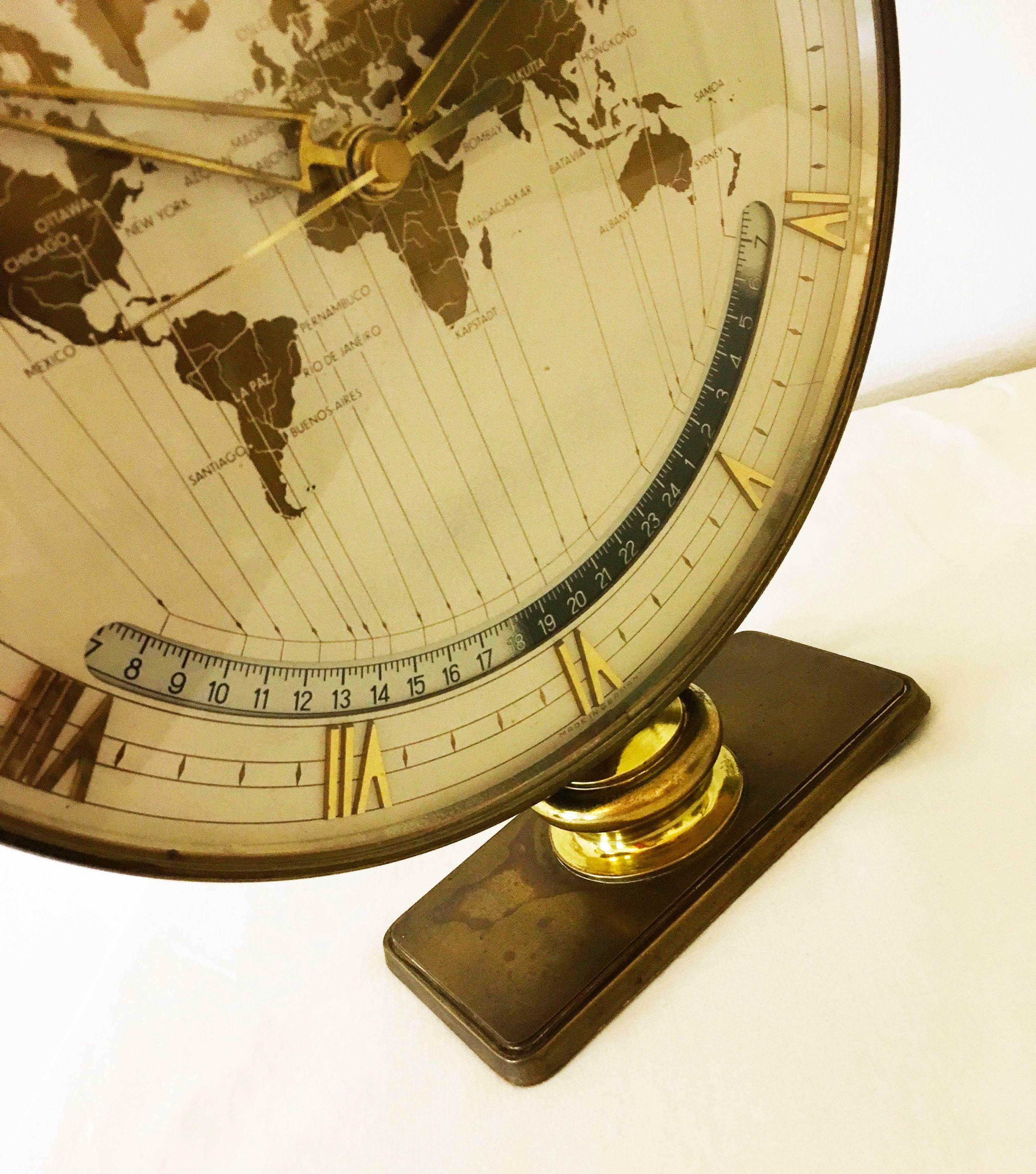 Allemand Grande horloge moderniste de table World Timer Zone de Kienzle Weltzeituhr en vente