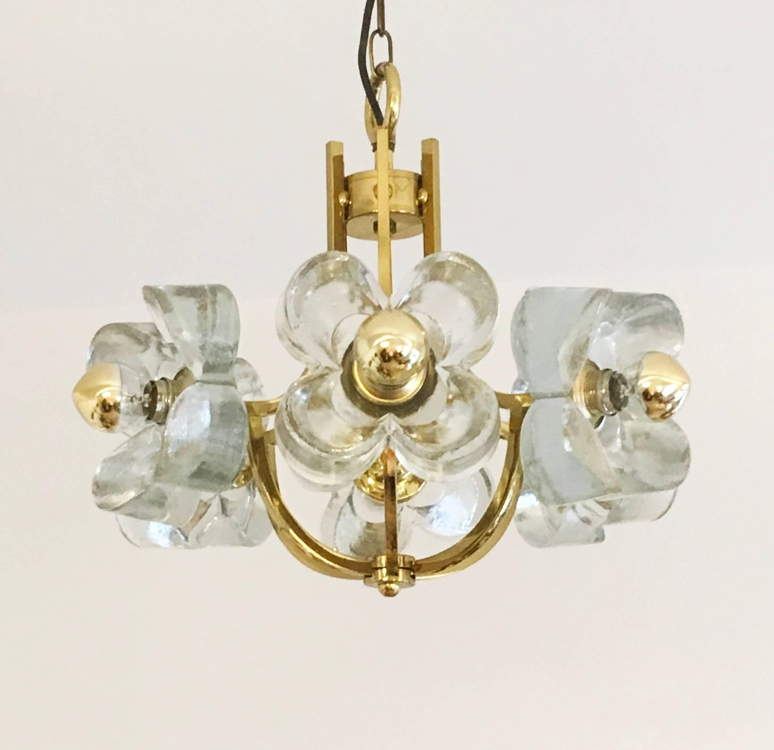 Mid-Century Glass and Brass Chandelier by Simon and Schelle In Good Condition For Sale In Vienna, AT