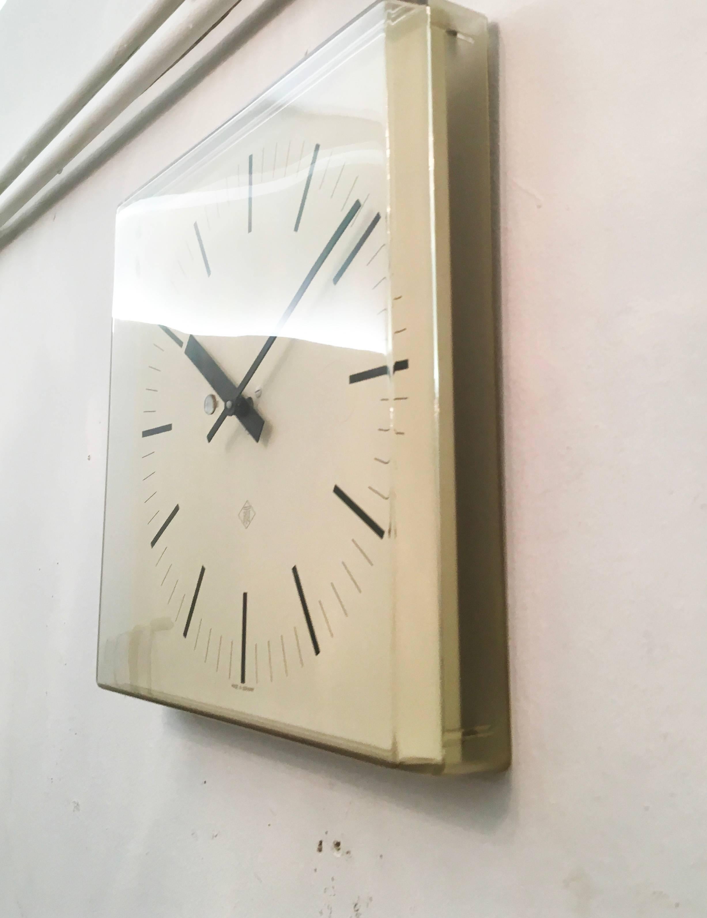 Elegant German Telenorma Electric Wall Clock In Excellent Condition In Vienna, AT