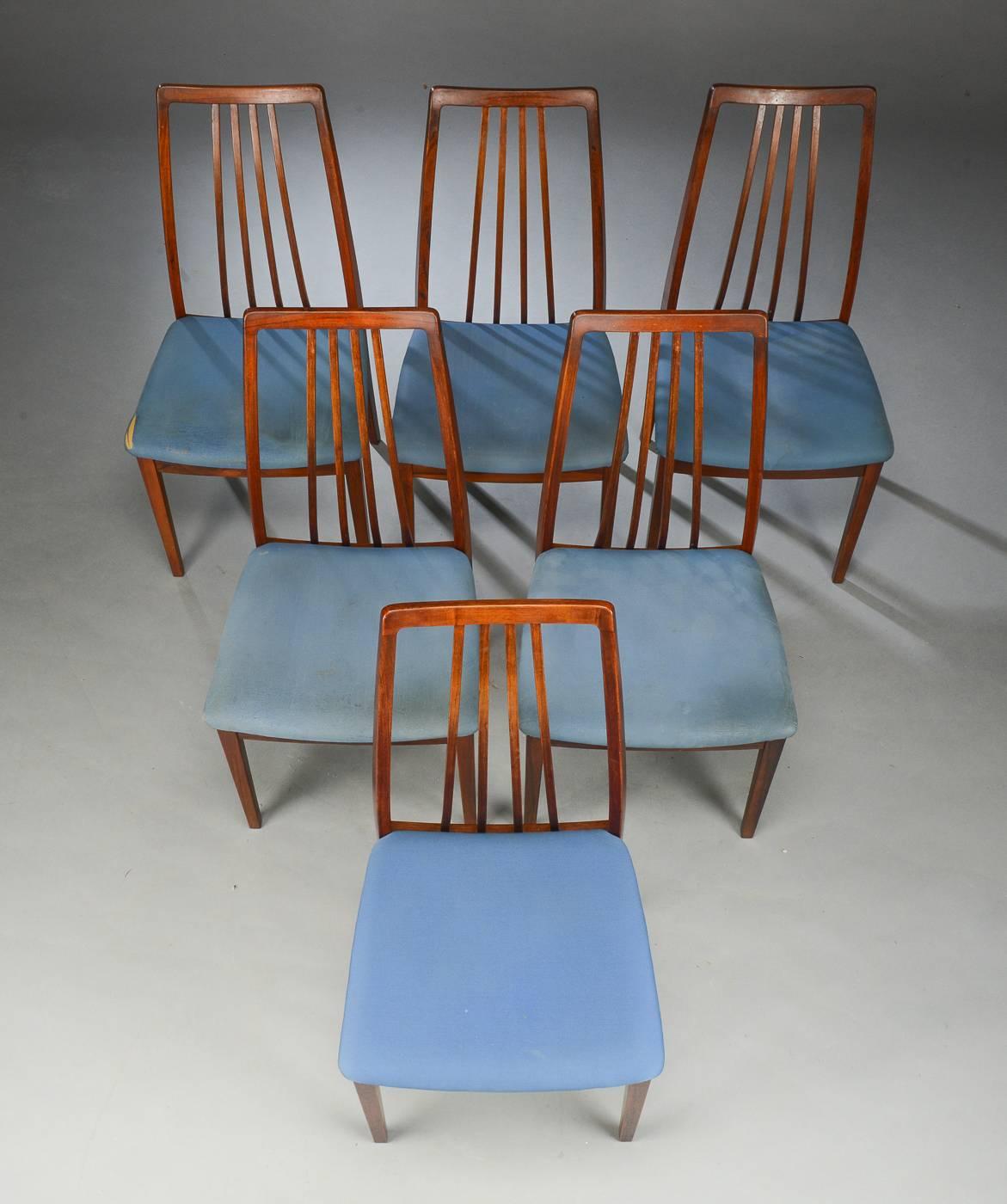 Scandinave moderne Ensemble de six chaises de salle à manger danoises en bois dur du milieu du siècle dernier en vente