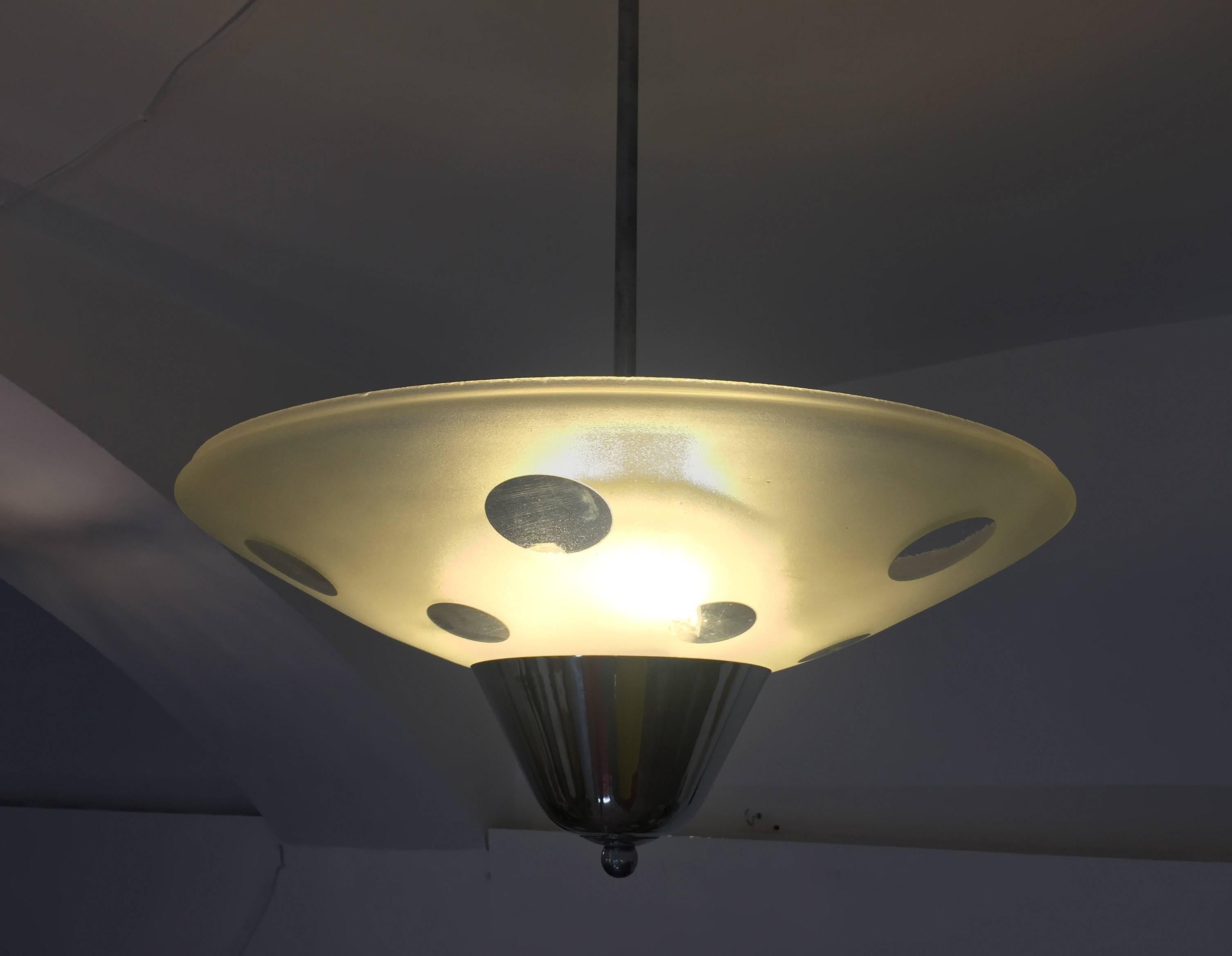 Mid-Century moderno Ciondolo in vetro di metà secolo in vendita