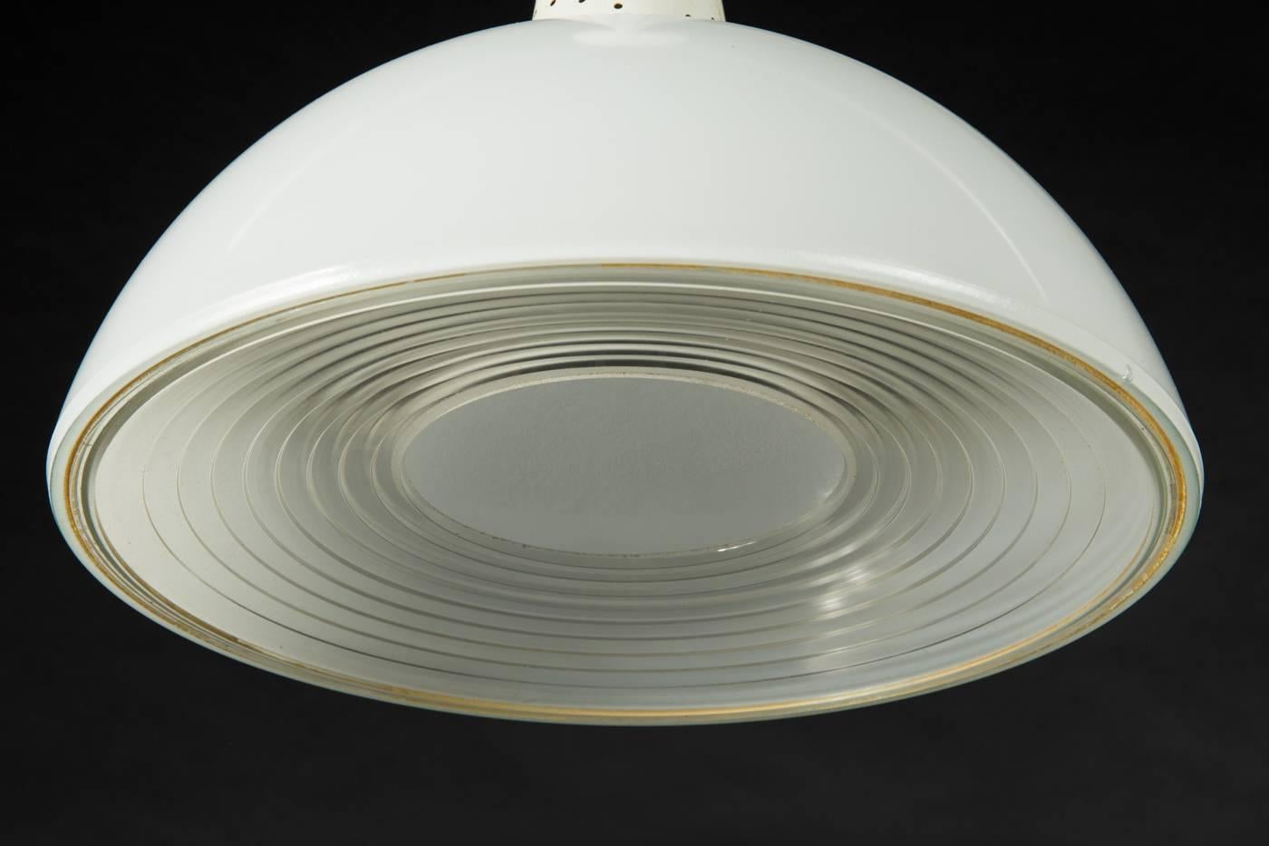 French Pendant Light Attributed to Mathieu Matégot for Holophane In Good Condition For Sale In Vienna, AT