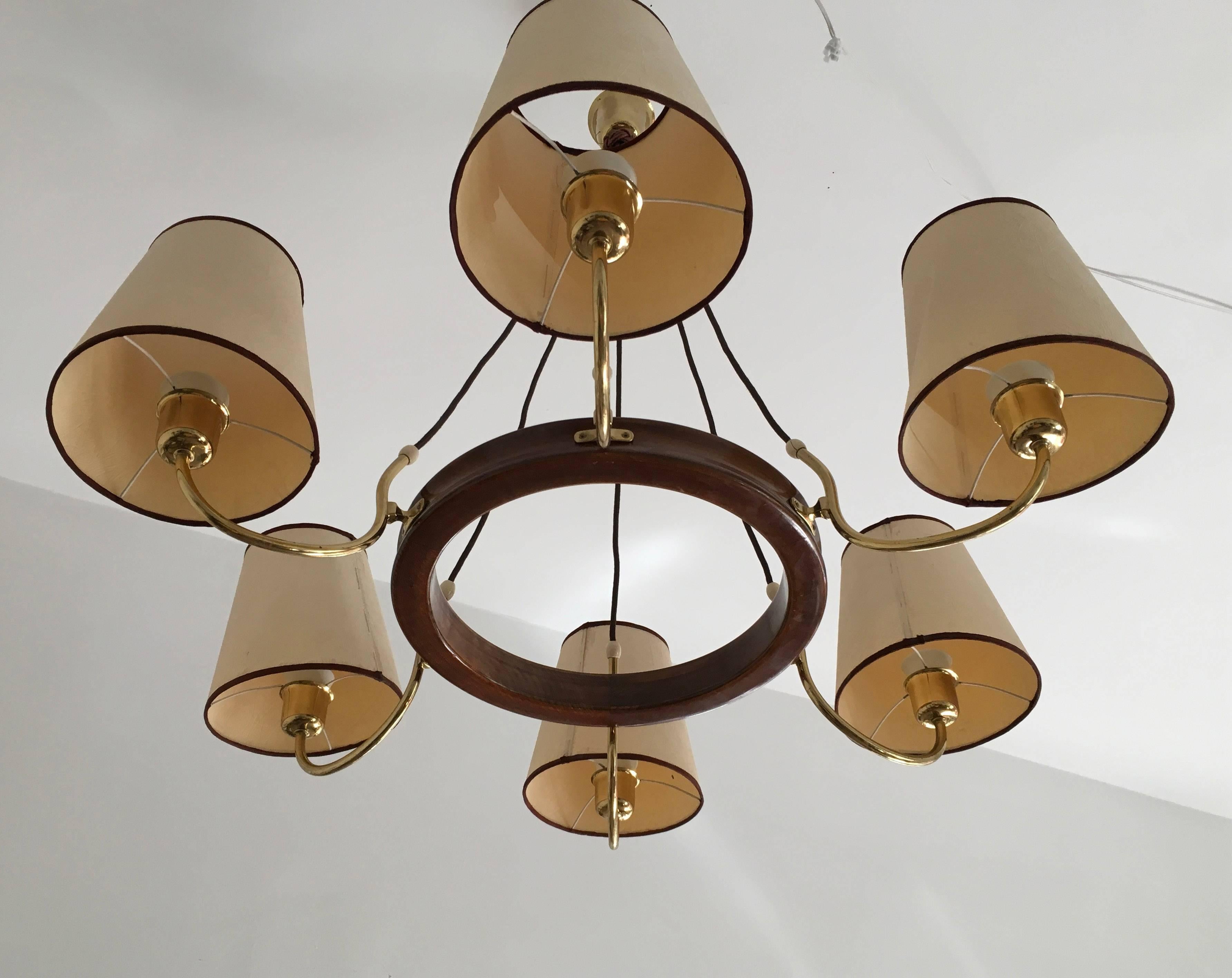 Beautiful Large Brass Chandelier Attributed to J.T. Kalmar In Excellent Condition In Vienna, AT