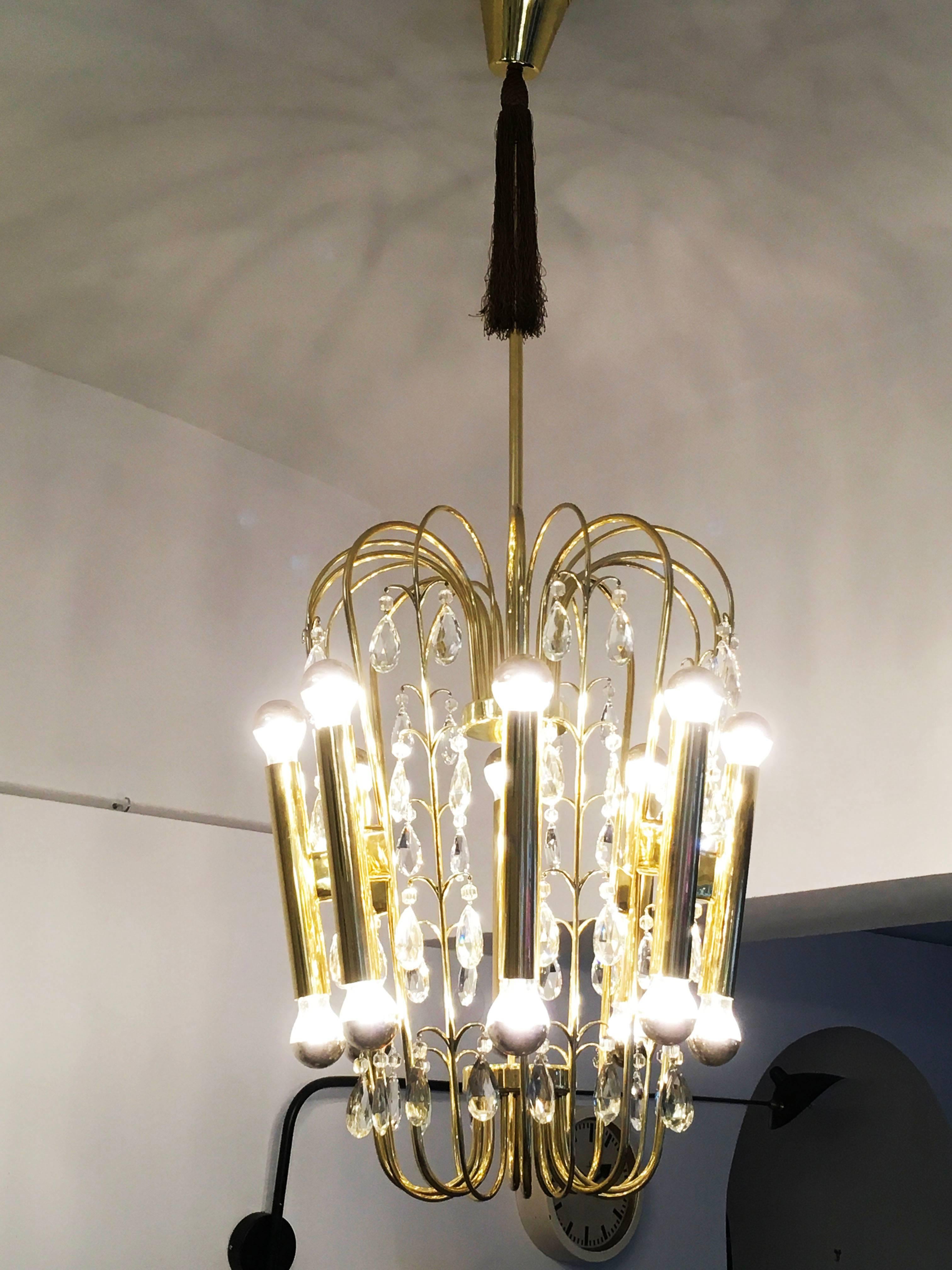 Lampadario austriaco in ottone e cristallo tagliato in vendita 3