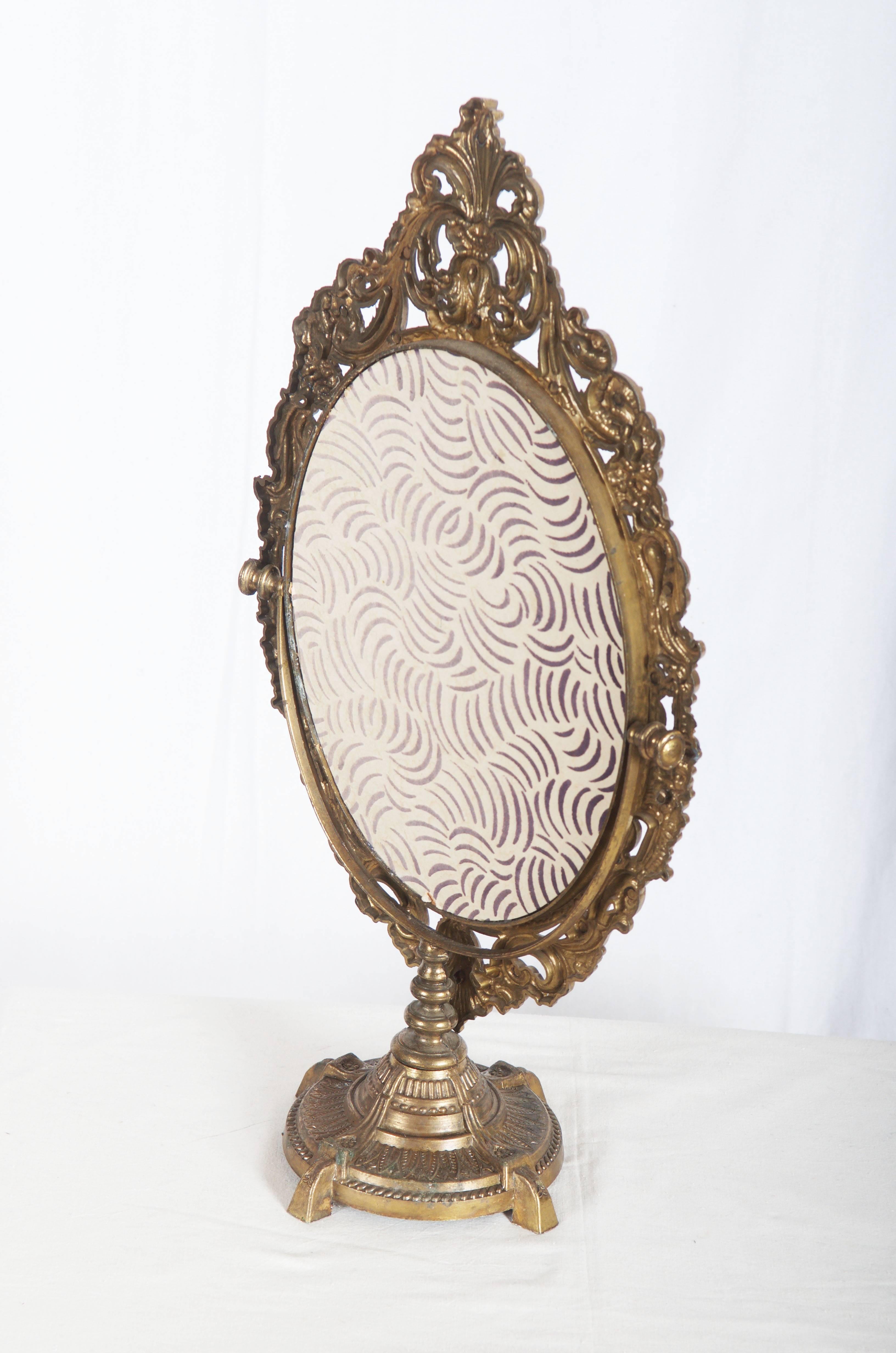 oval table mirror