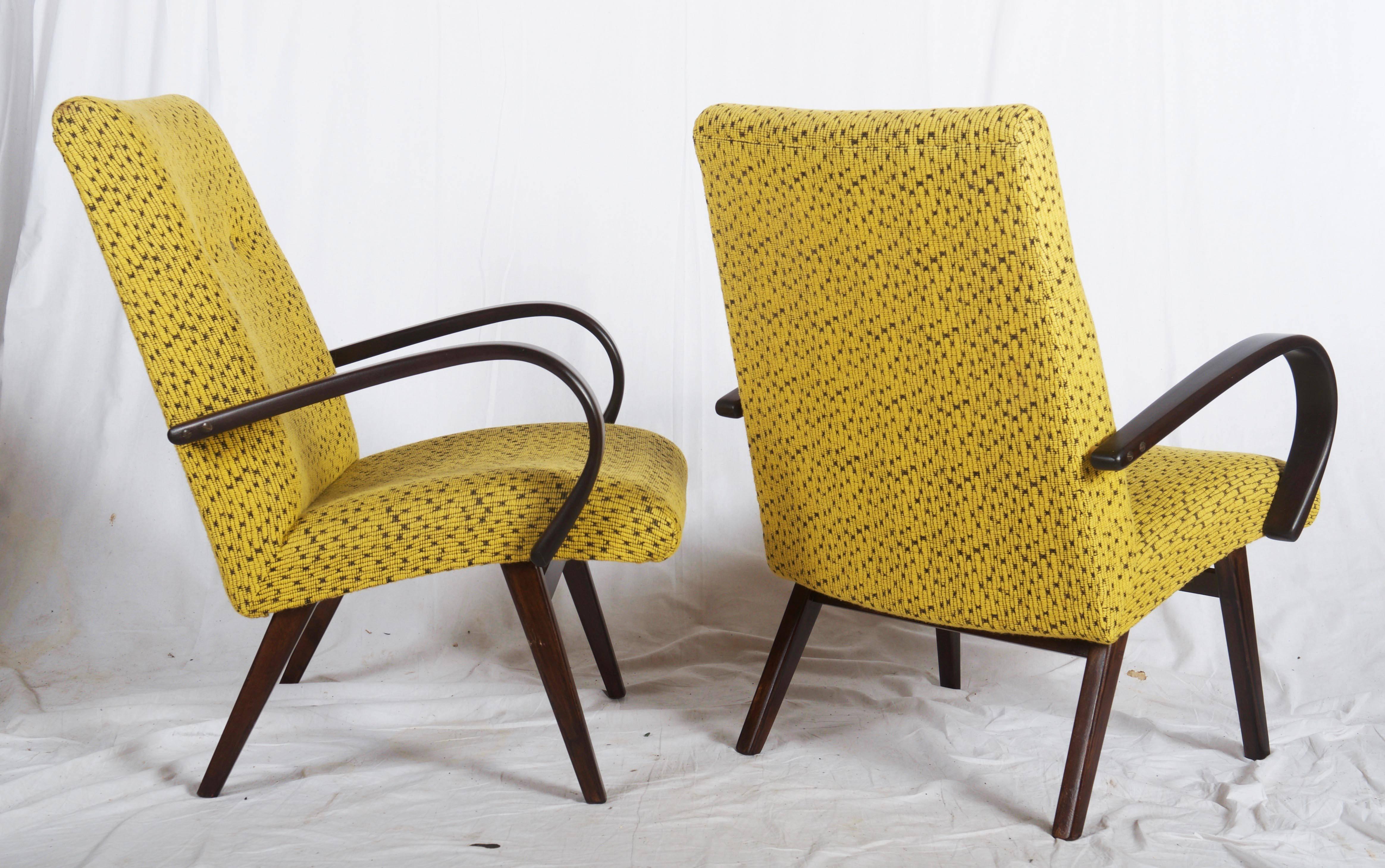 Pair of Mid-Century Czech Armchairs In Excellent Condition For Sale In Vienna, AT