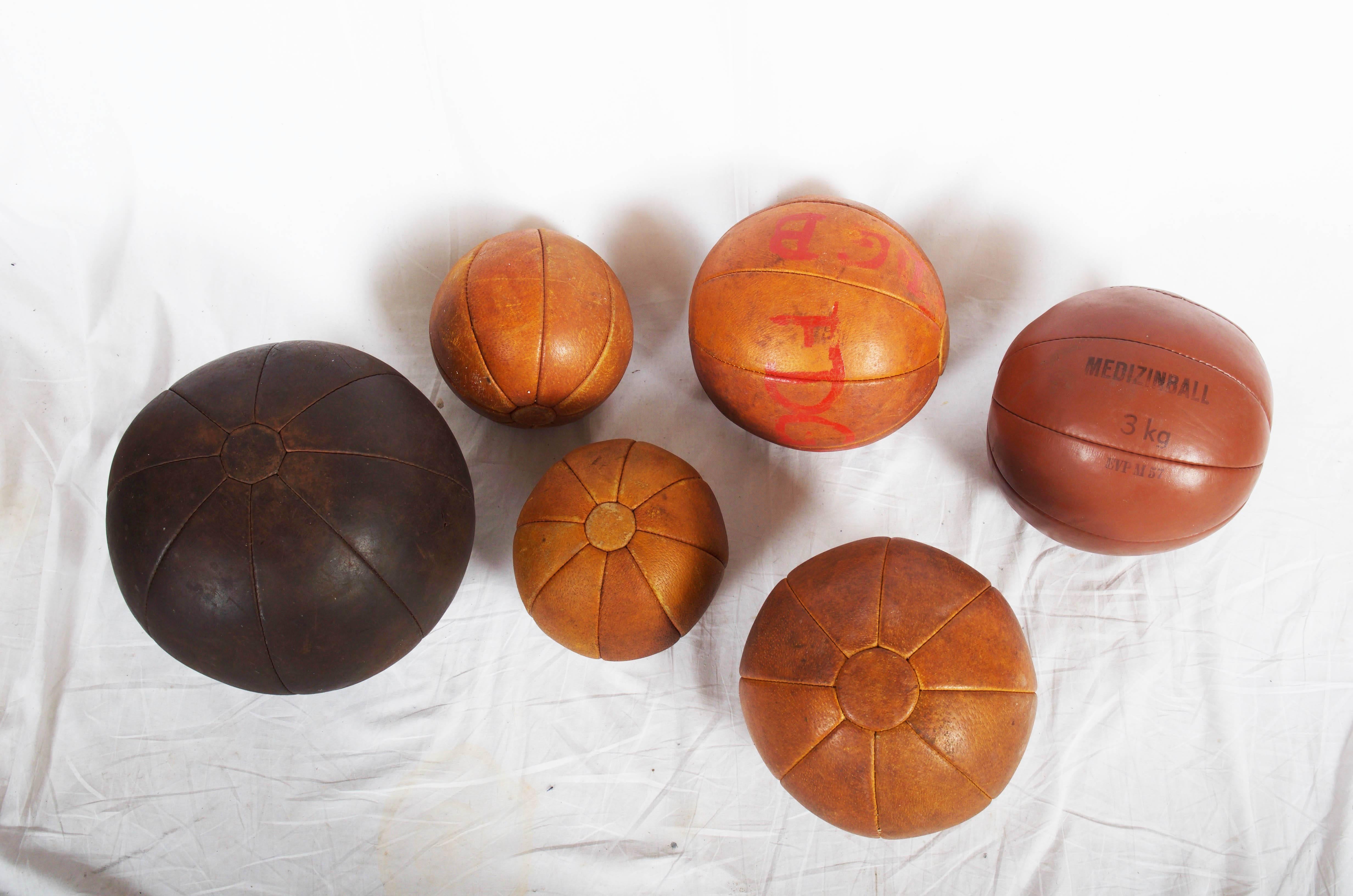 Set of Six Vintage Leather Medicine Balls In Good Condition In Vienna, AT
