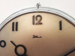Junghans Bauhaus Wanduhr aus den 1930er Jahren
