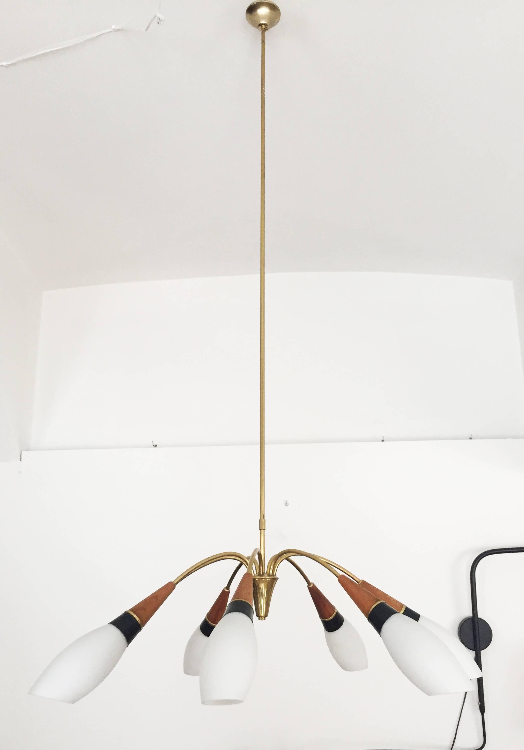 Large Brass Chandelier by Rupert Nikoll In Excellent Condition For Sale In Vienna, AT