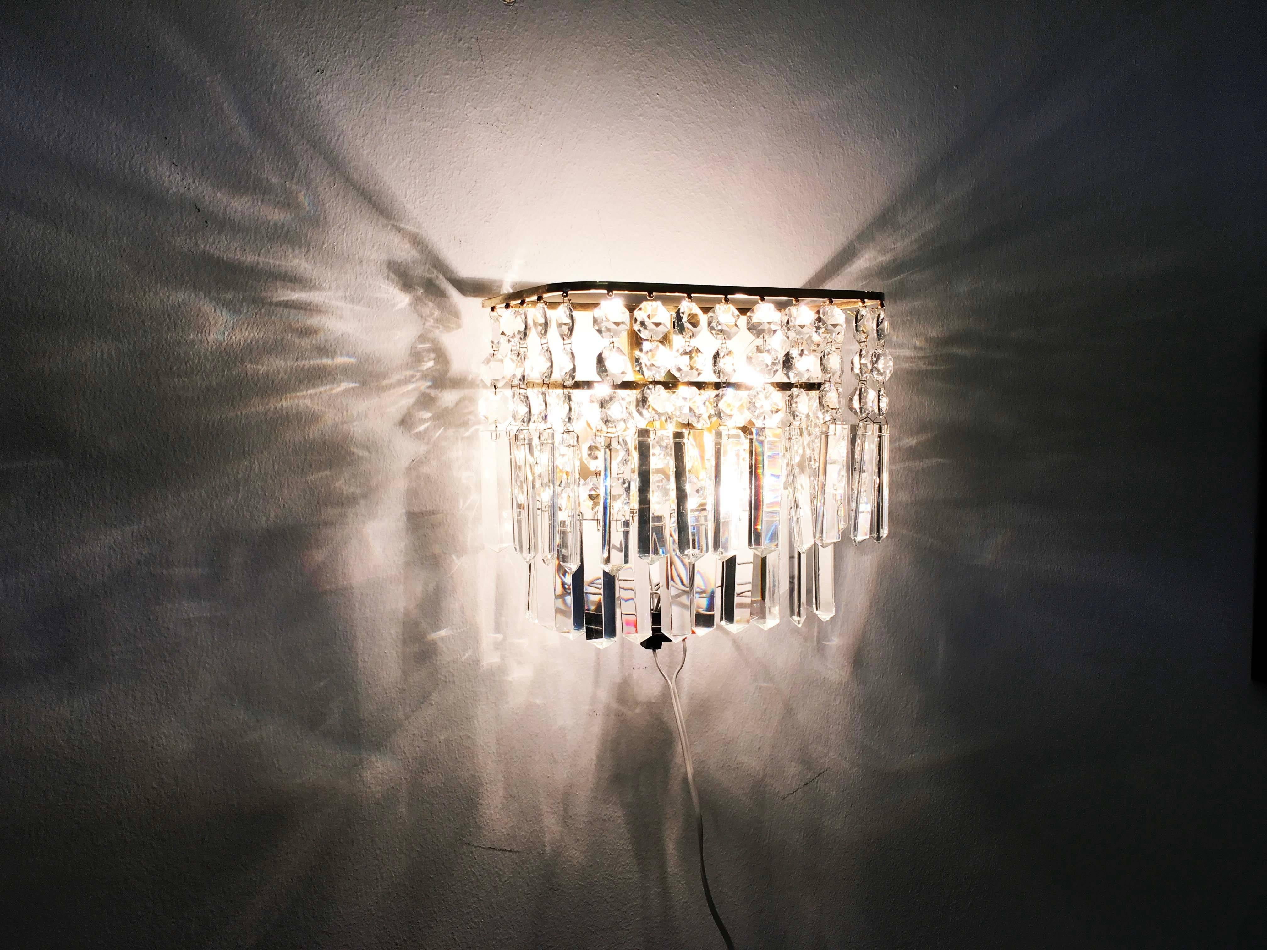 Paire d'appliques autrichiennes en cristal par Bakalowits et Sohne Bon état - En vente à Vienna, AT