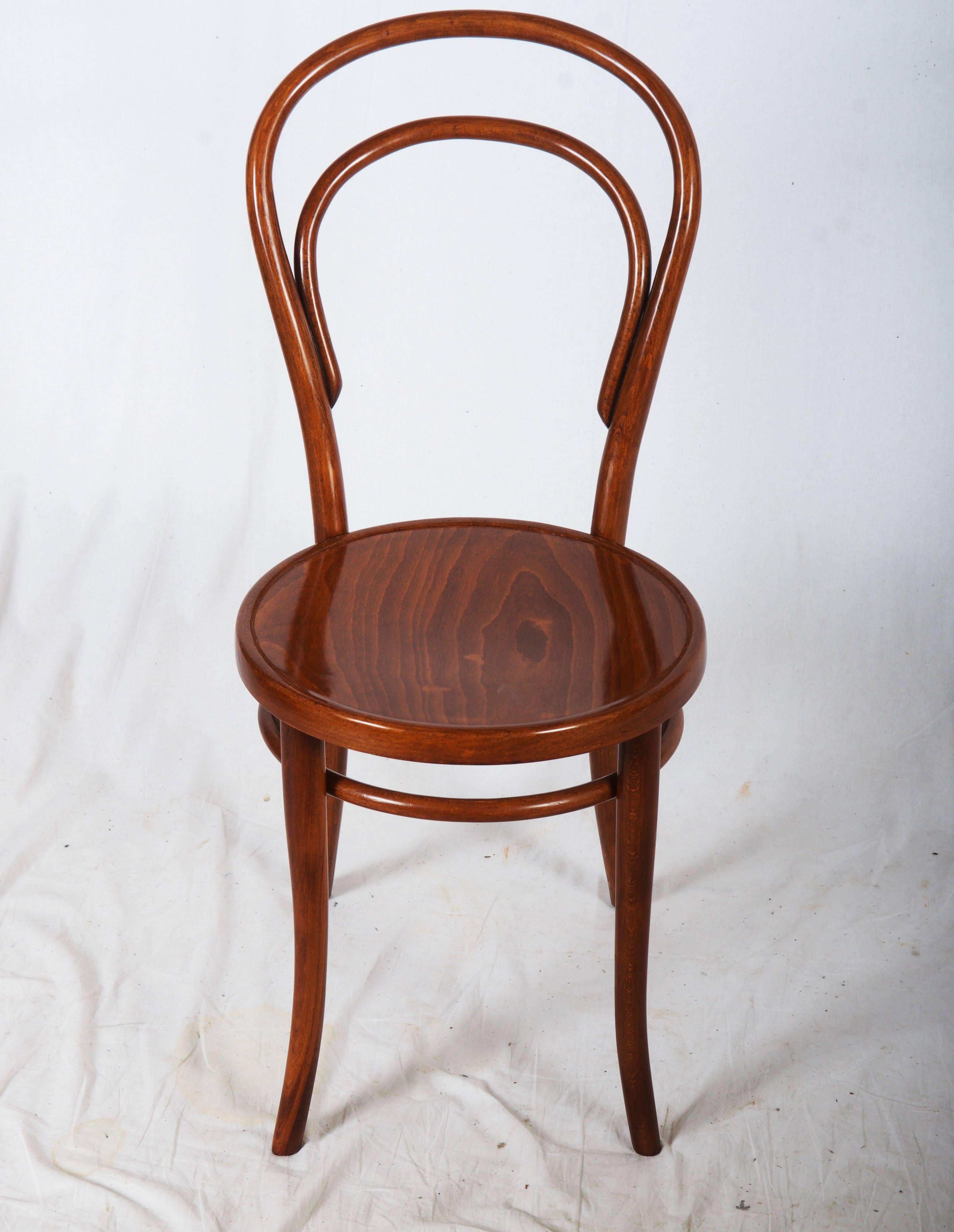 Classic Thonet No. 14 Chair In Excellent Condition In Vienna, AT