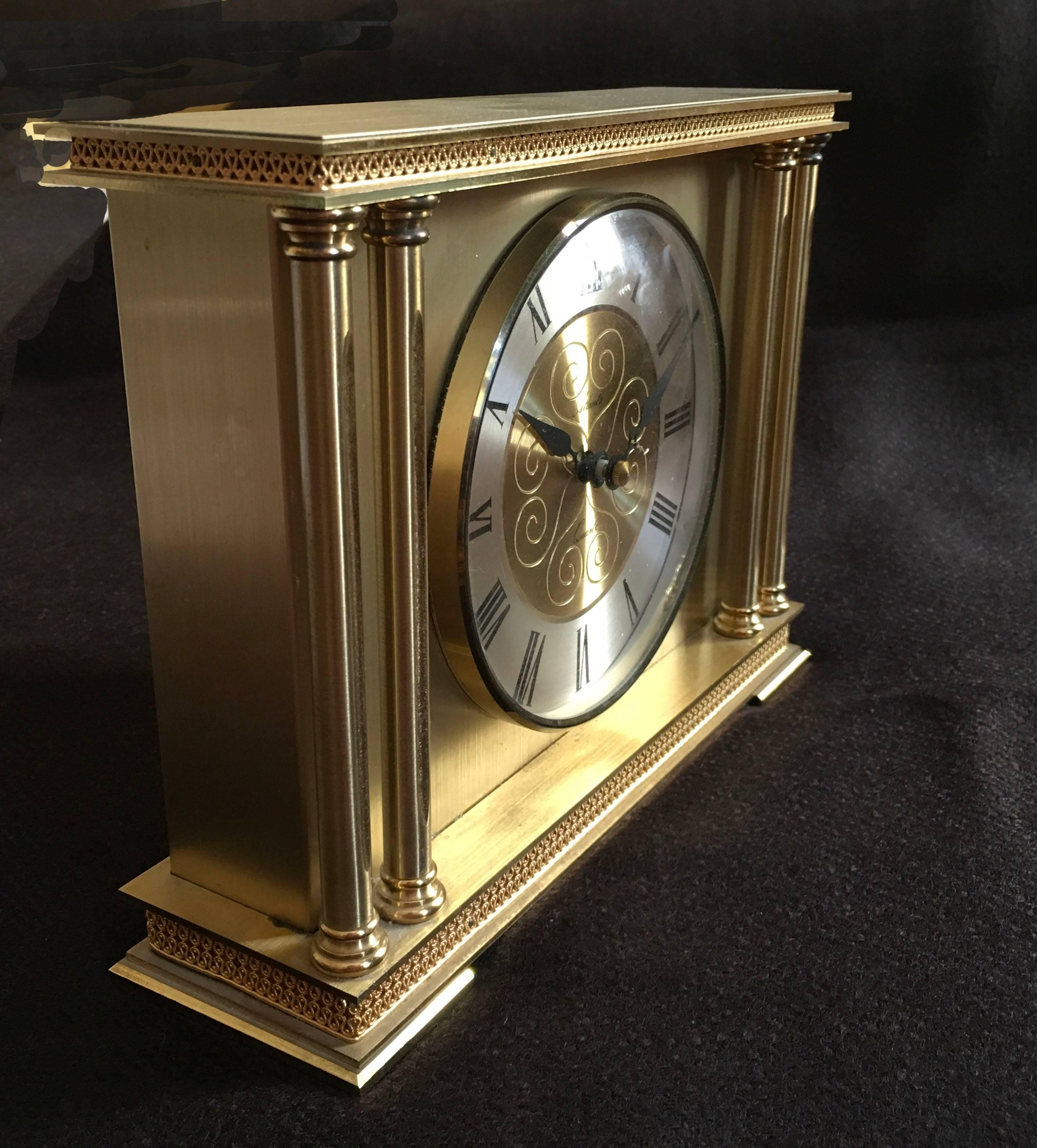 Brass construction with an electric movement fitted with one AAA-battery.
From the late 1970s.