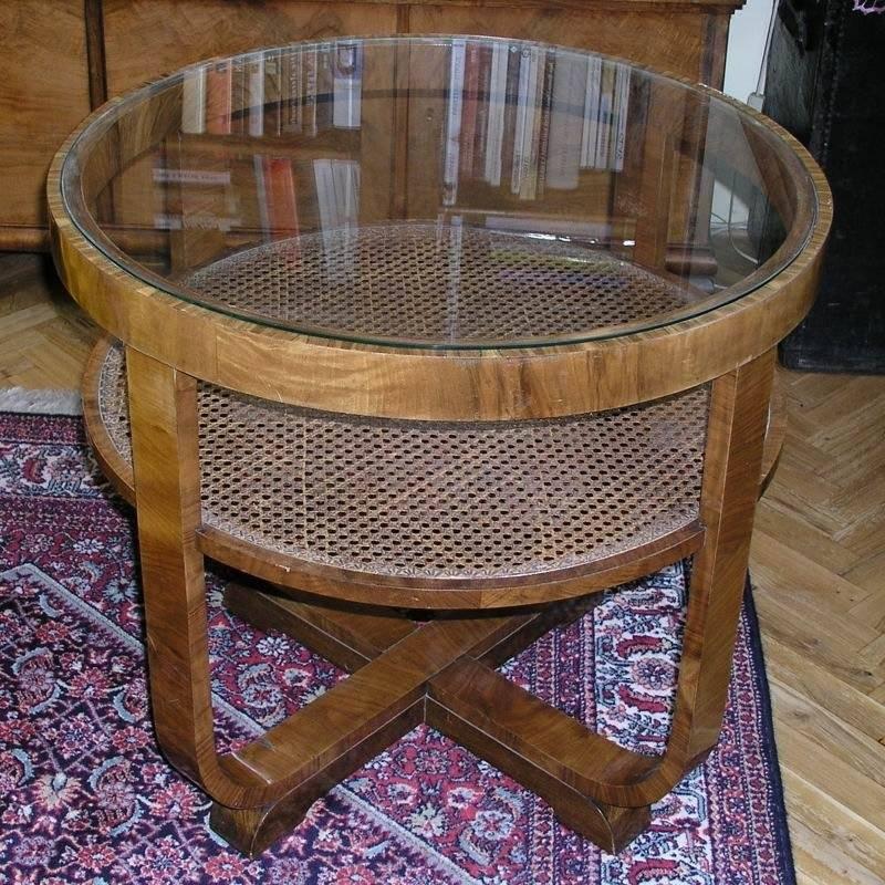 Art Deco table made in the 1930s by Fischel.
Beechwood, walnut veneer, glass plate.
