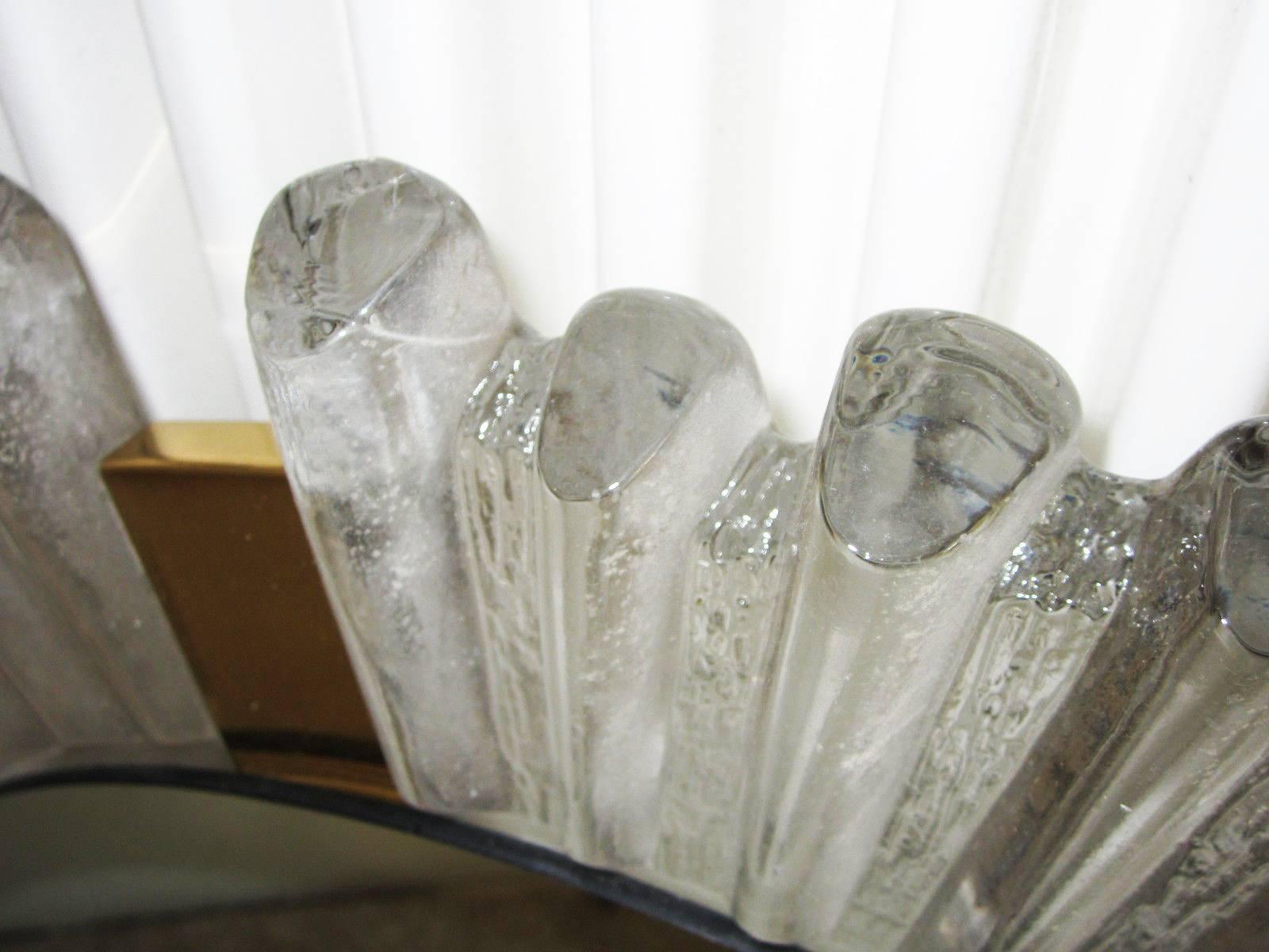 Autrichien Miroir rond rétroéclairé en verre de glace Kalmar en vente