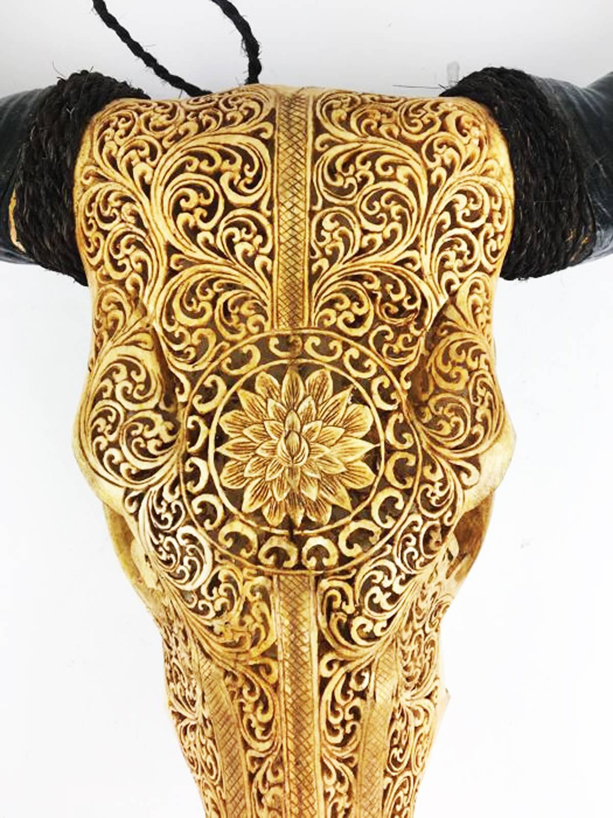 Buffalo Skull Fine Hand-Carved In Excellent Condition In Vienna, AT