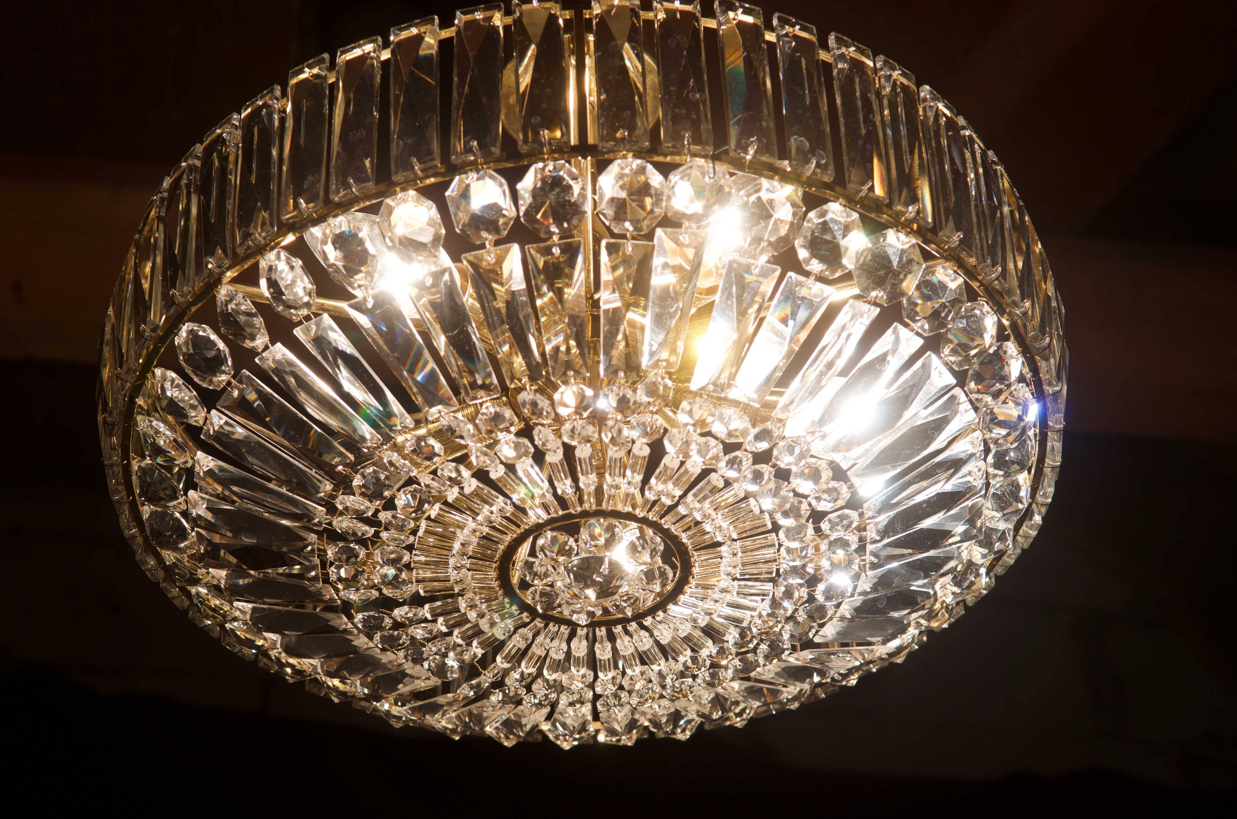 Mid-20th Century Swedish Cat Crystal Chandelier For Sale