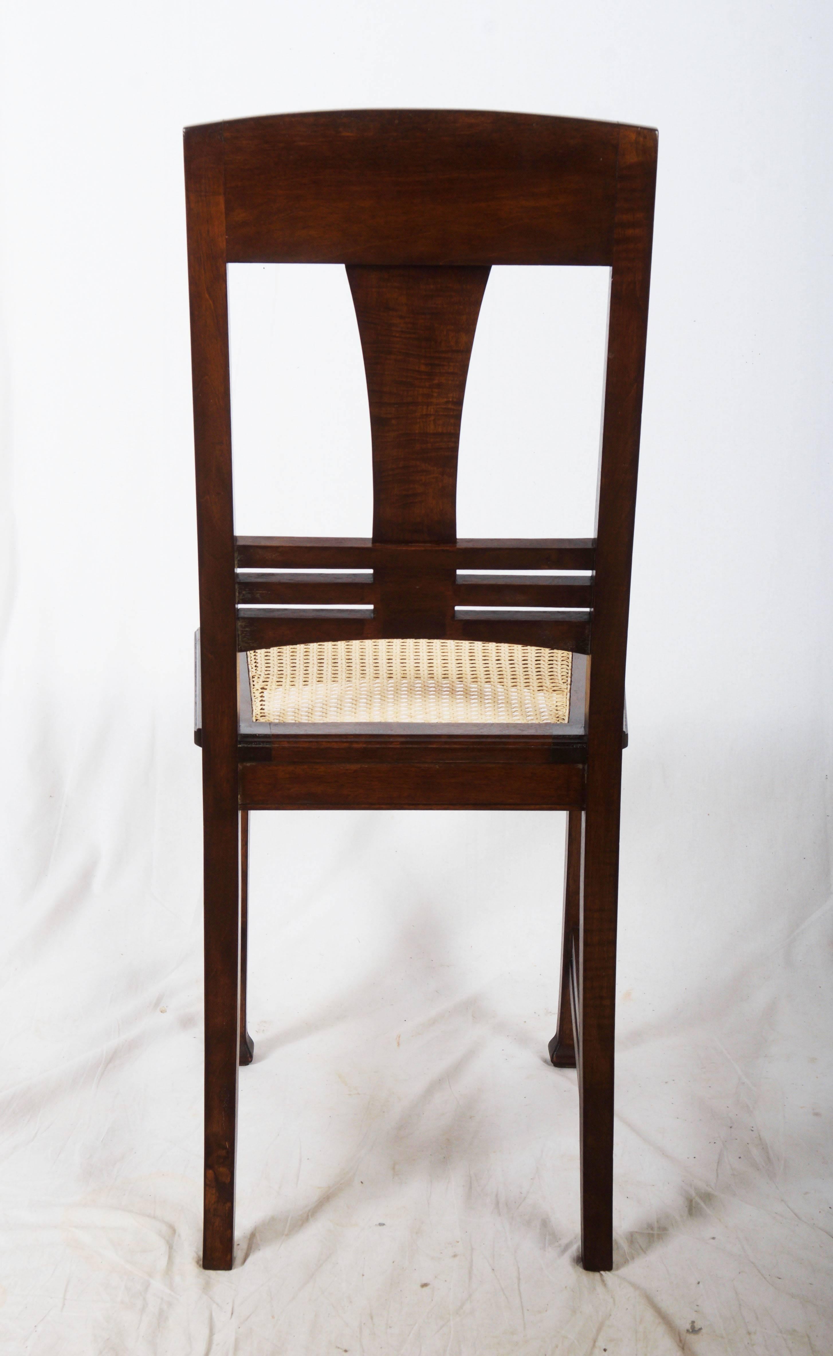 Early 20th Century Set of Four German Art Nouveau Dining Chairs For Sale