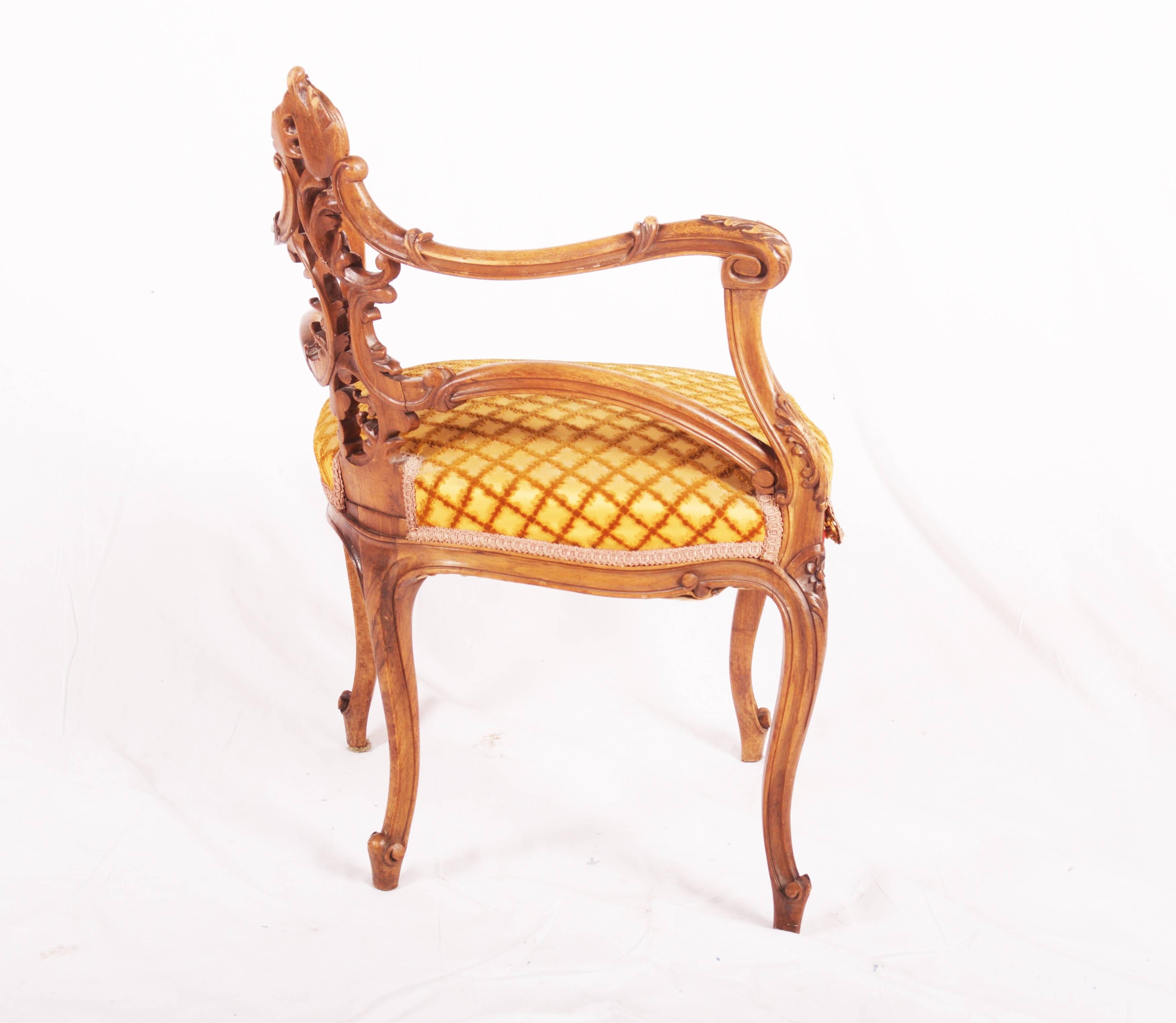 French Louis XV Style Carved Walnut Corner Chair For Sale 4